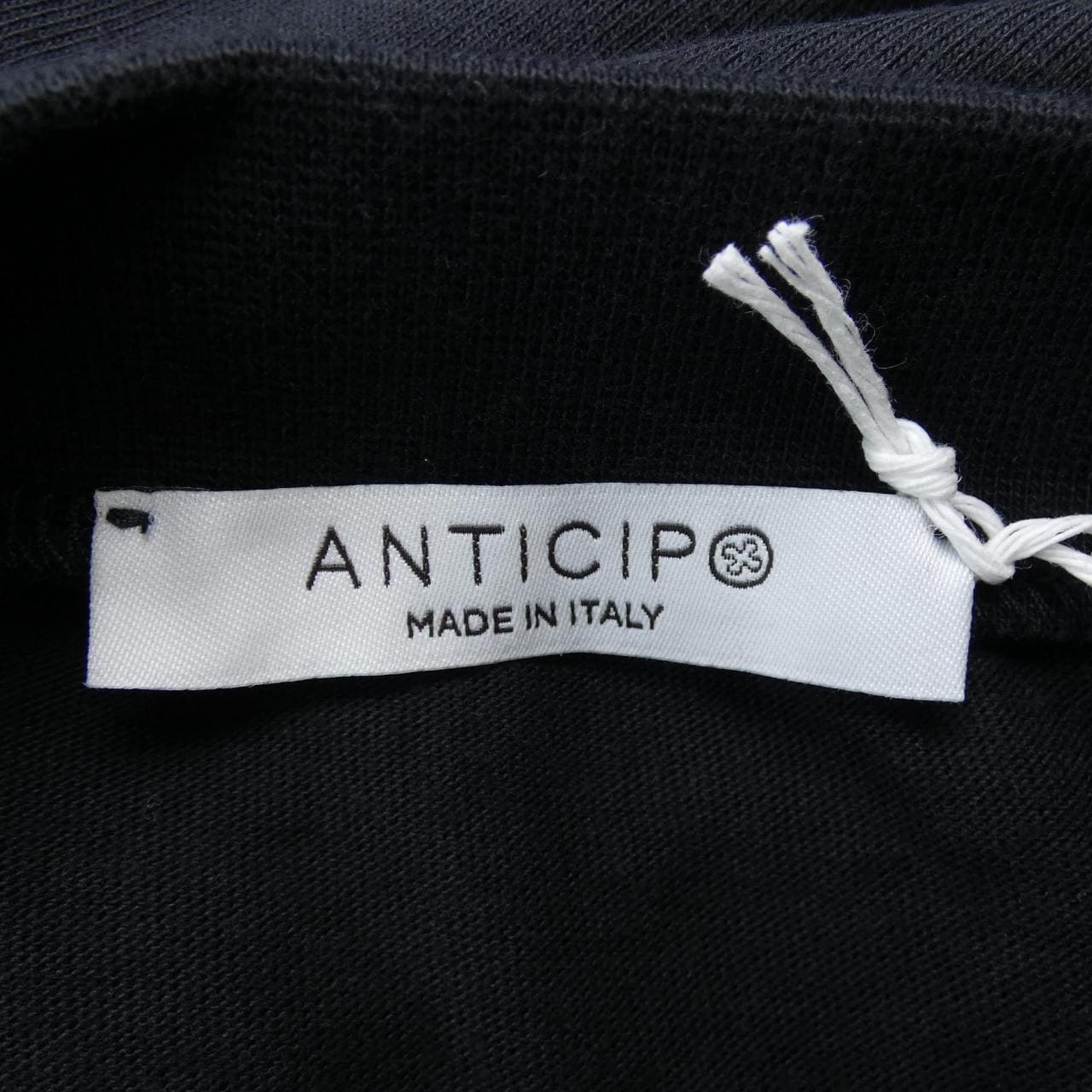 アンティーチポ ANTICIPO Tシャツ