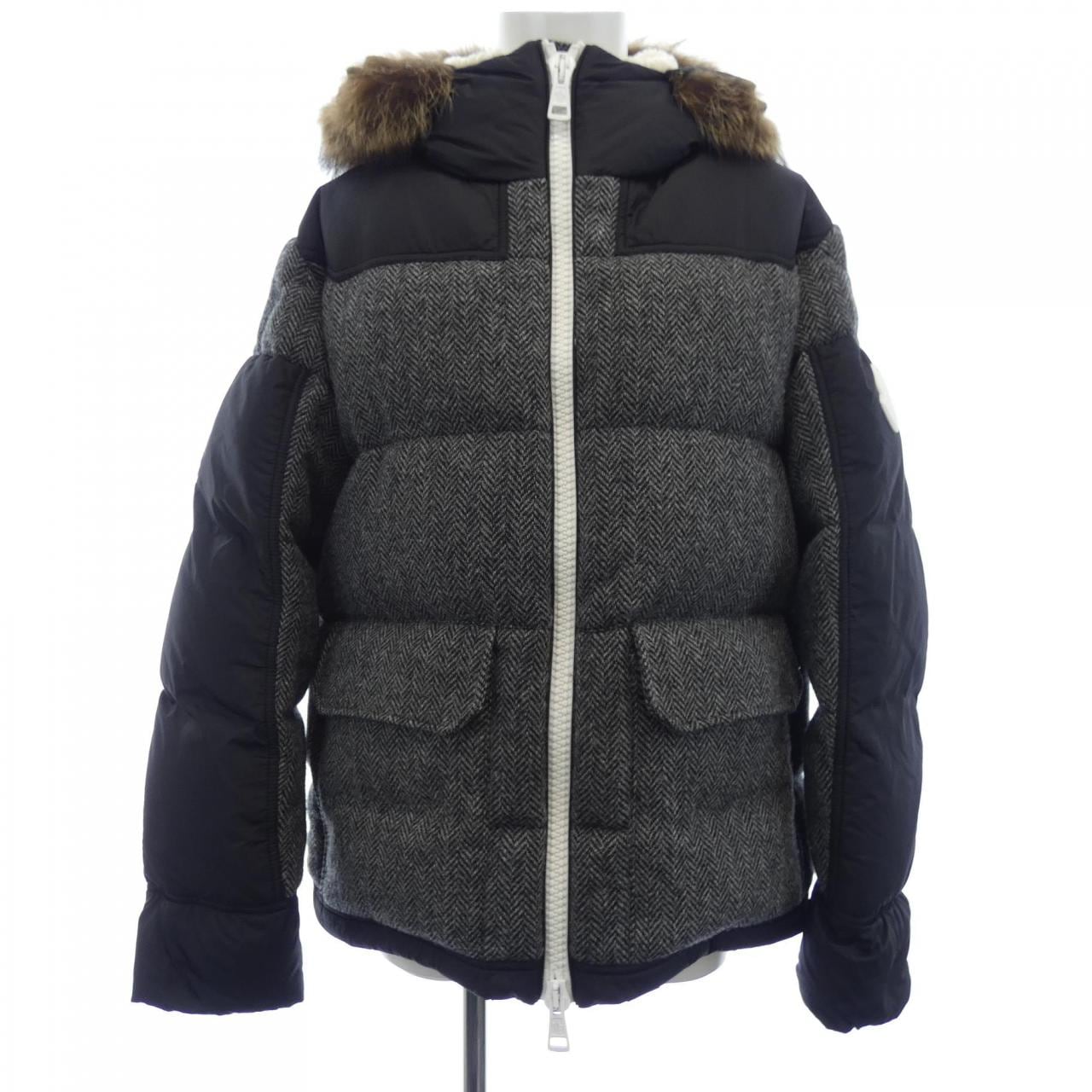 モンクレール MONCLER ダウンジャケット