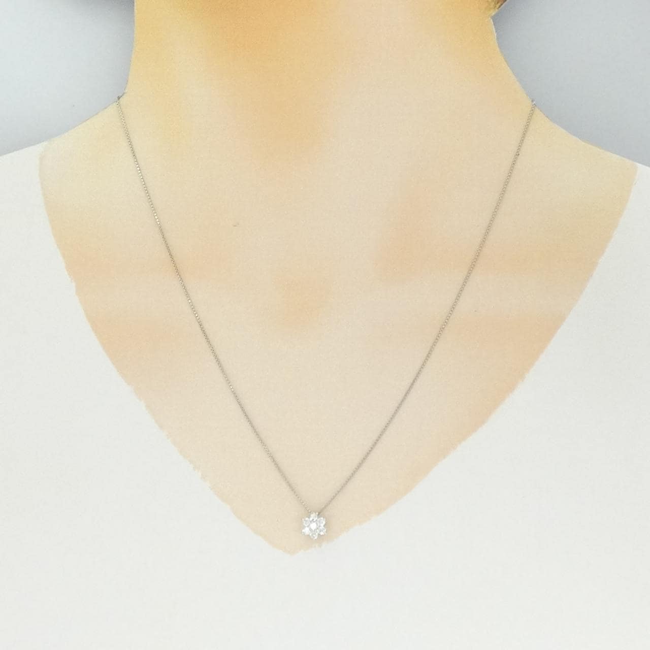 PT900/PT850 フラワー ダイヤモンド ネックレス 0.30CT
