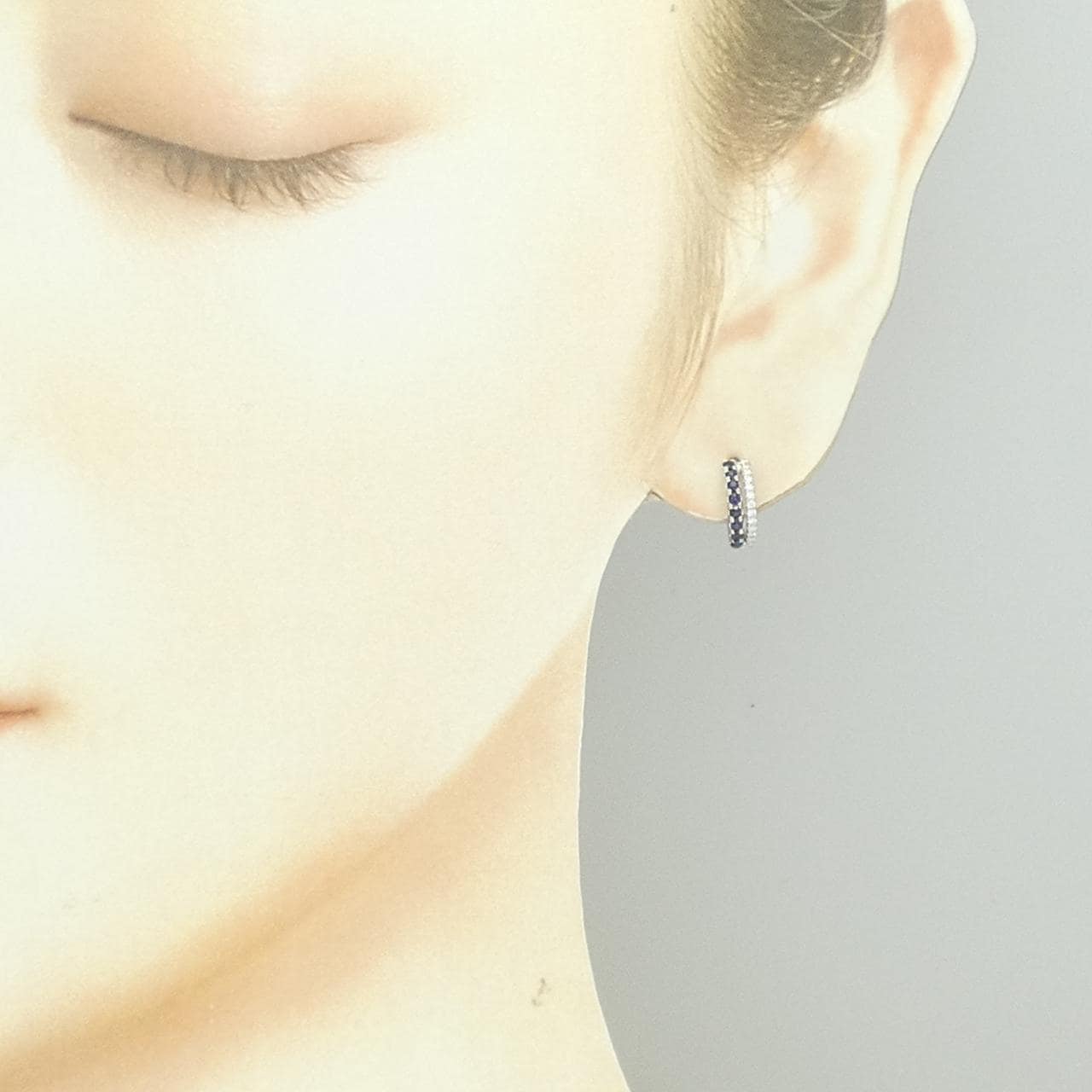 K18WG サファイヤ ピアス 0.22CT