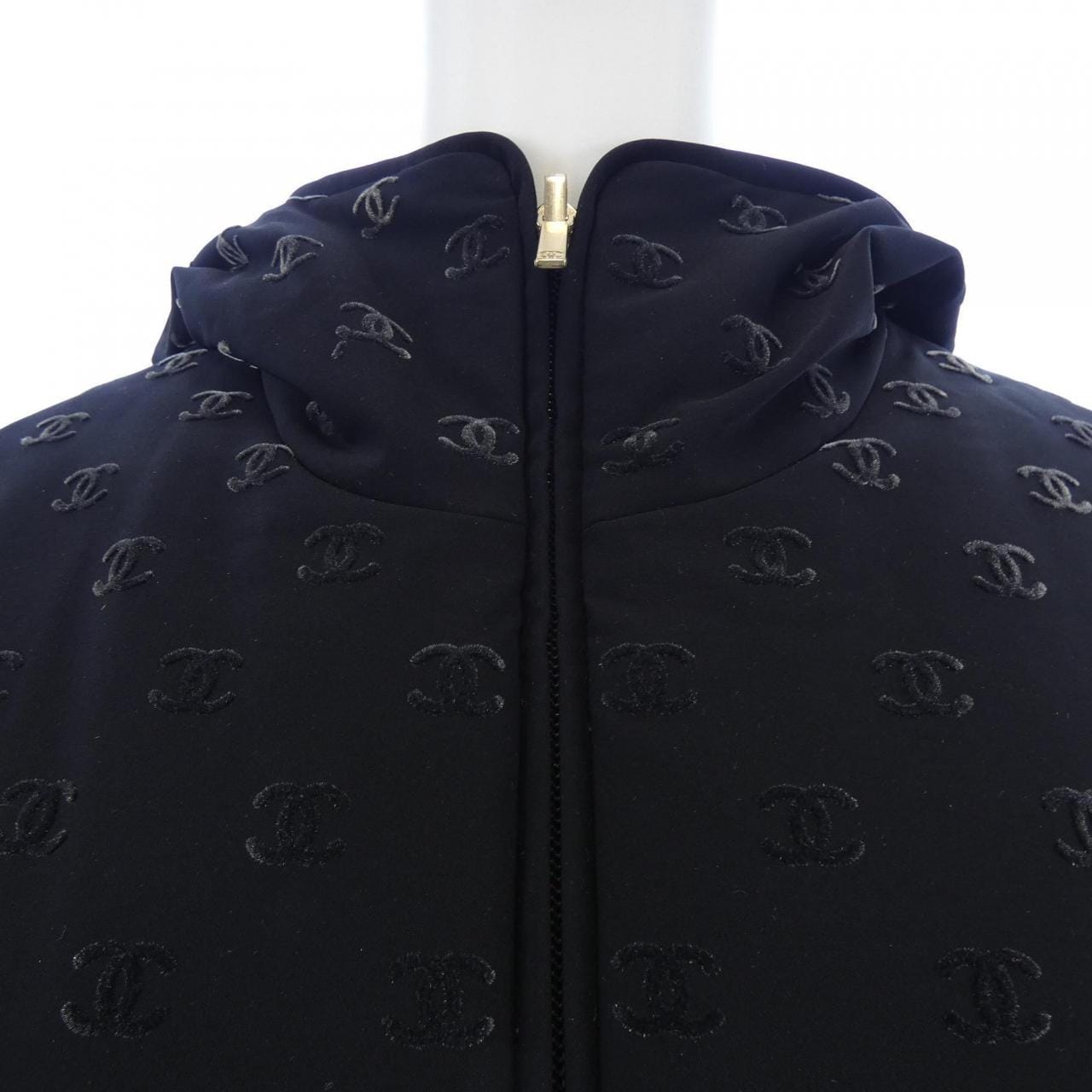 シャネル CHANEL P73222V64869 ダウンジャケット