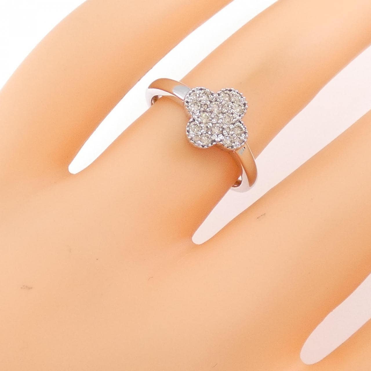 K18WG flower Diamond ring 0.30CT