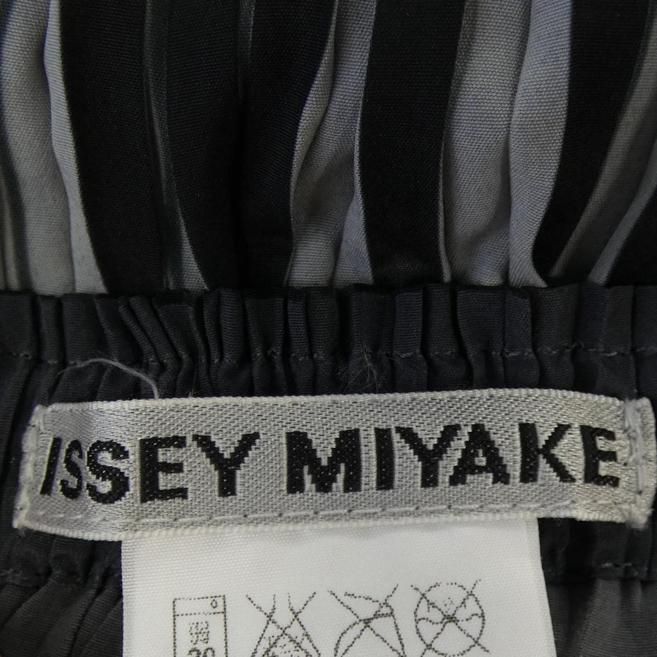 イッセイミヤケ ISSEY MIYAKE IM51FG127 スカート