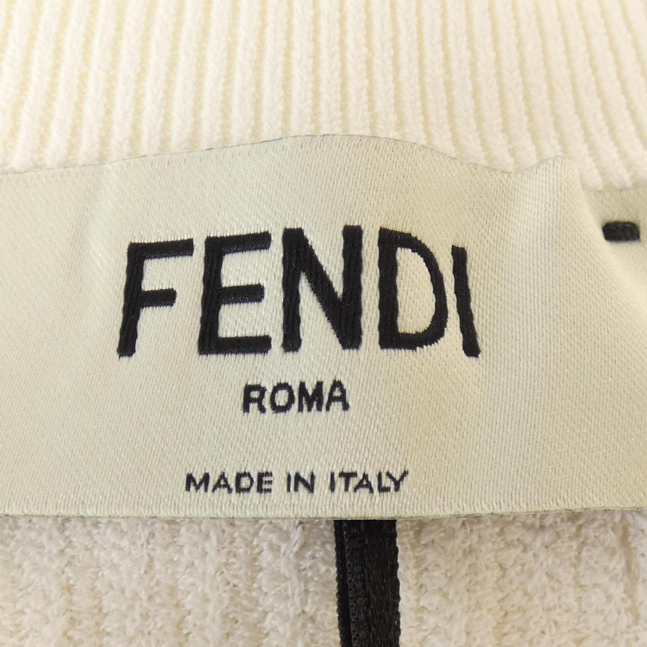 フェンディ FENDI FZXA42 YB5 トップス