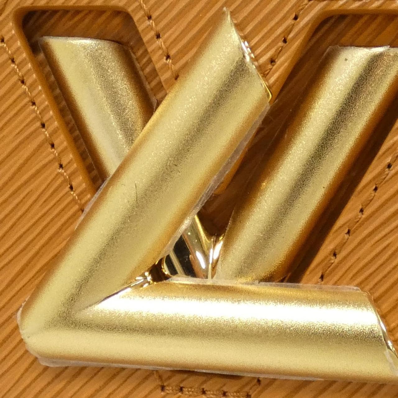 ルイヴィトン エピ ツイスト MM M59686 ショルダーバッグ