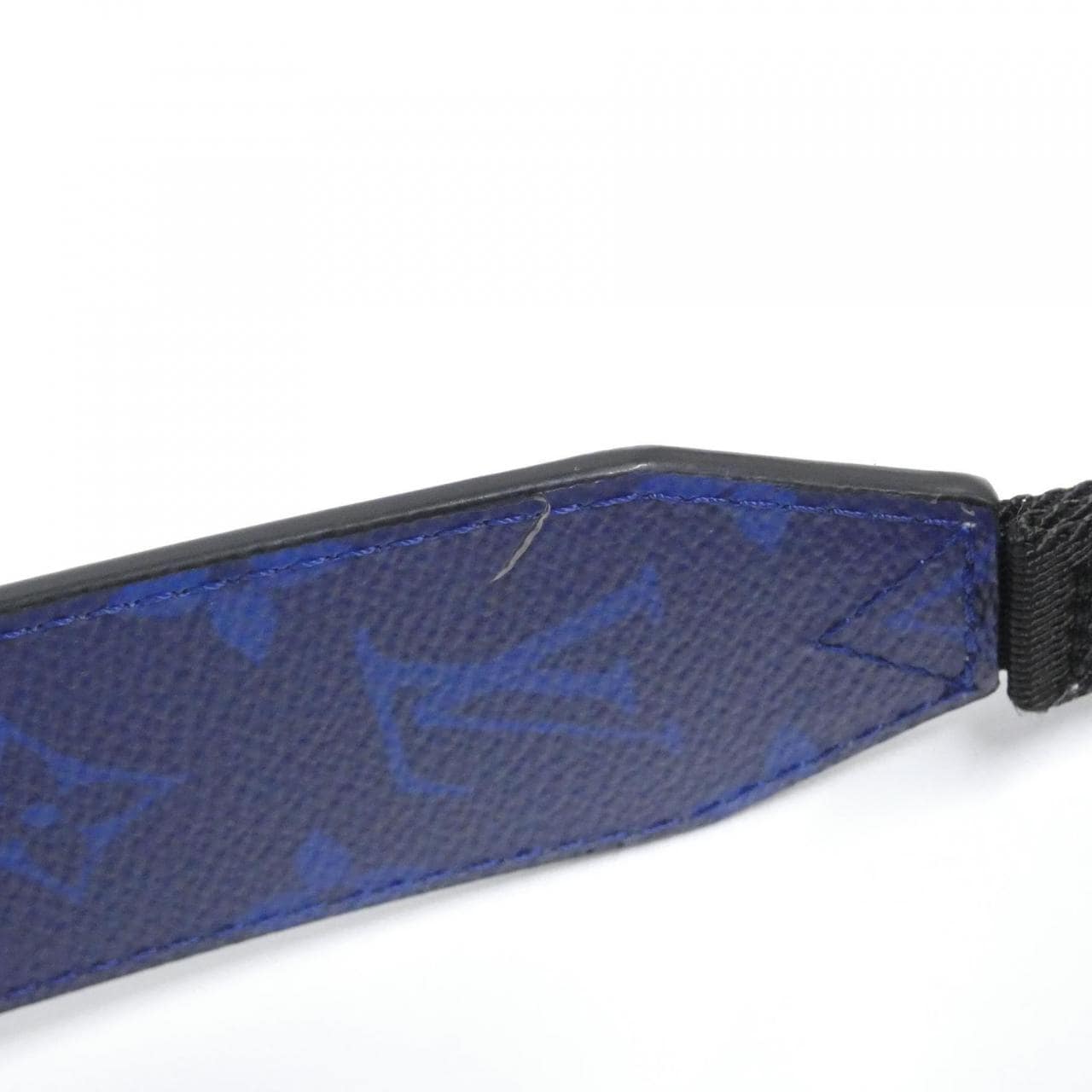 ルイヴィトン タイガ ラマ アウトドア メッセンジャー PM M30242 ショルダーバッグ