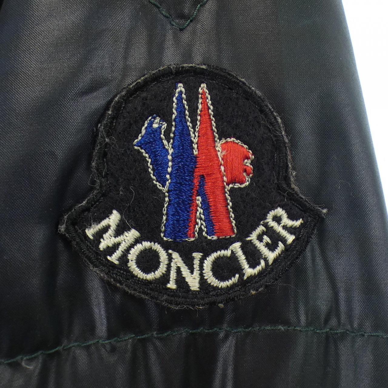モンクレール MONCLER ダウンジャケット