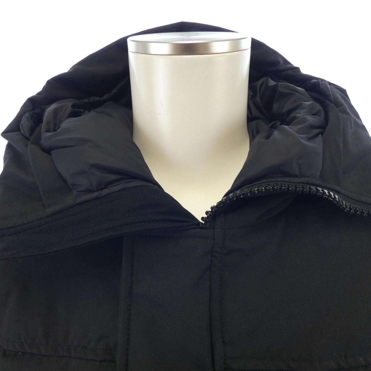 カナダグース CANADA GOOSE ダウンジャケット