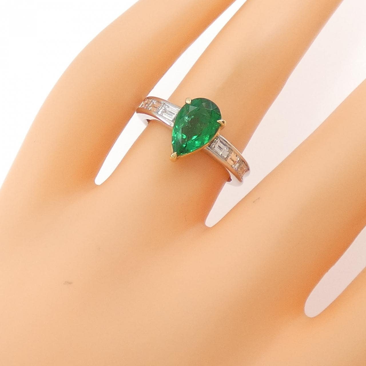 PT900/K18YG エメラルド リング 1.38CT