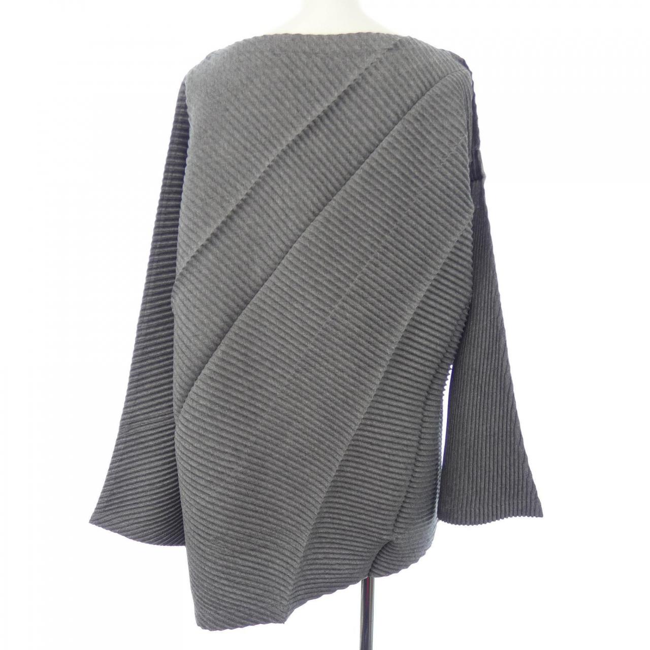 イッセイミヤケ ISSEY MIYAKE トップス