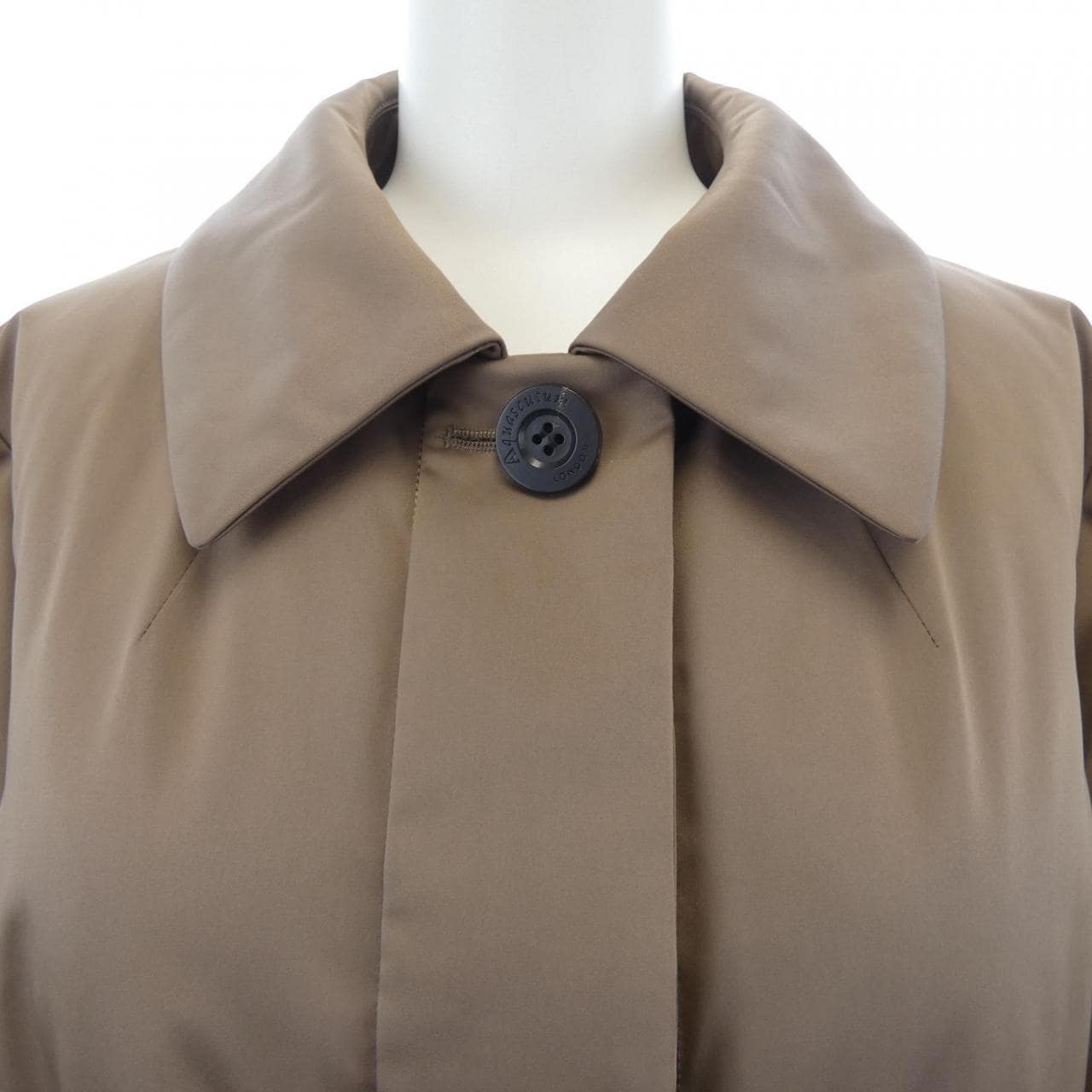 Aquascutum羽絨大衣