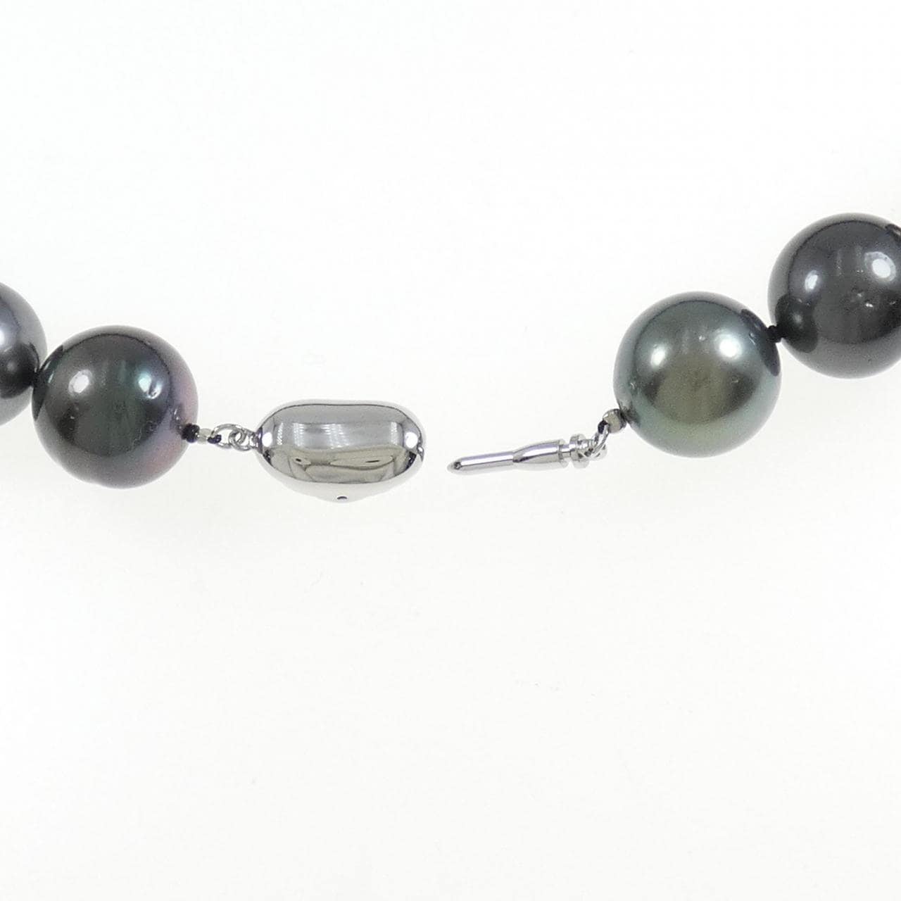 Silver clasp black butterfly pearl necklace 15-17mm