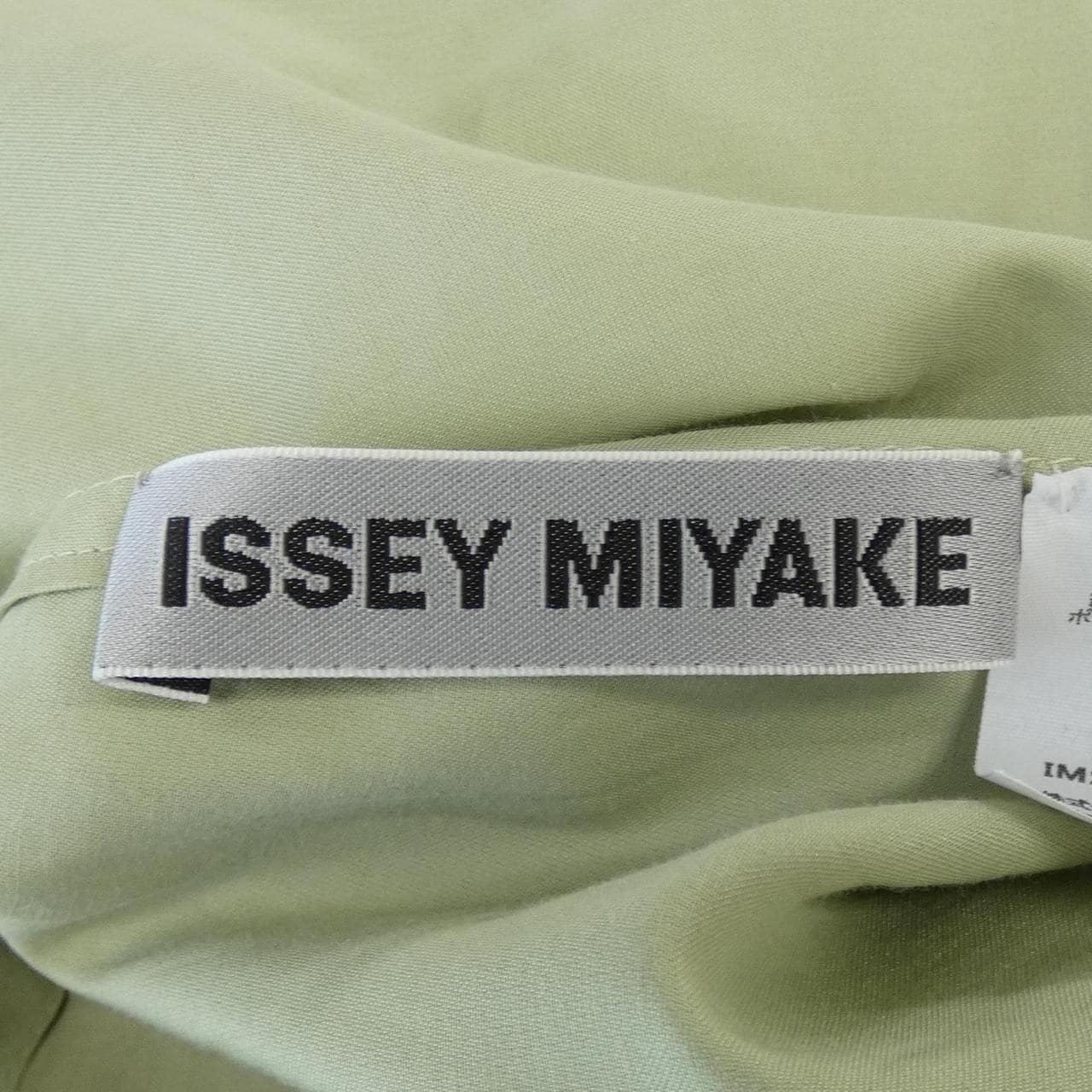 ISSEY MIYAKE Tops
