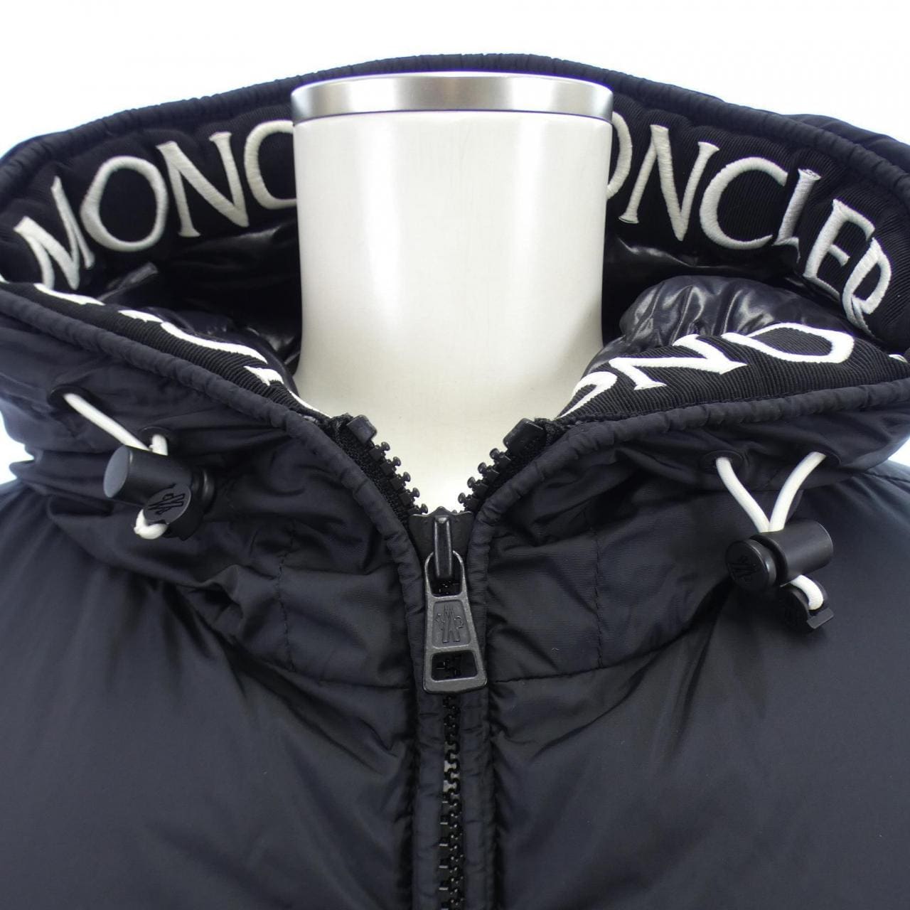 モンクレール MONCLER ダウンジャケット