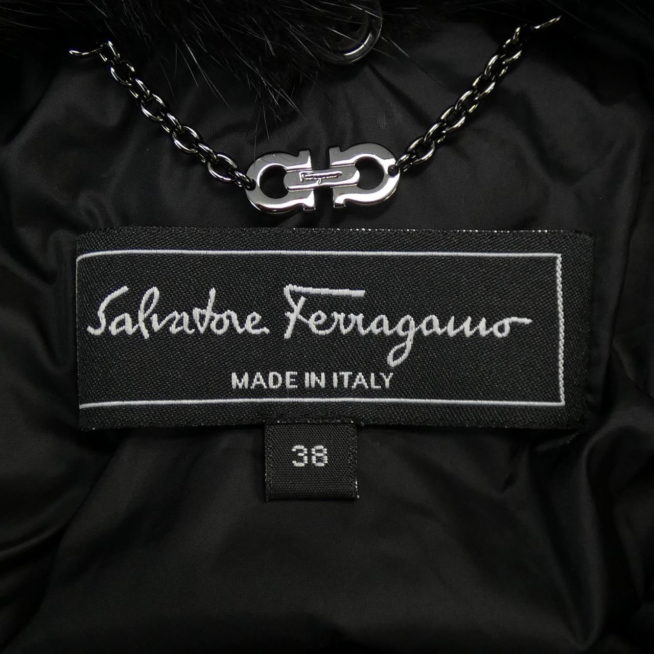 サルヴァトーレフェラガモ SALVATORE FERRAGAMO ダウンジャケット