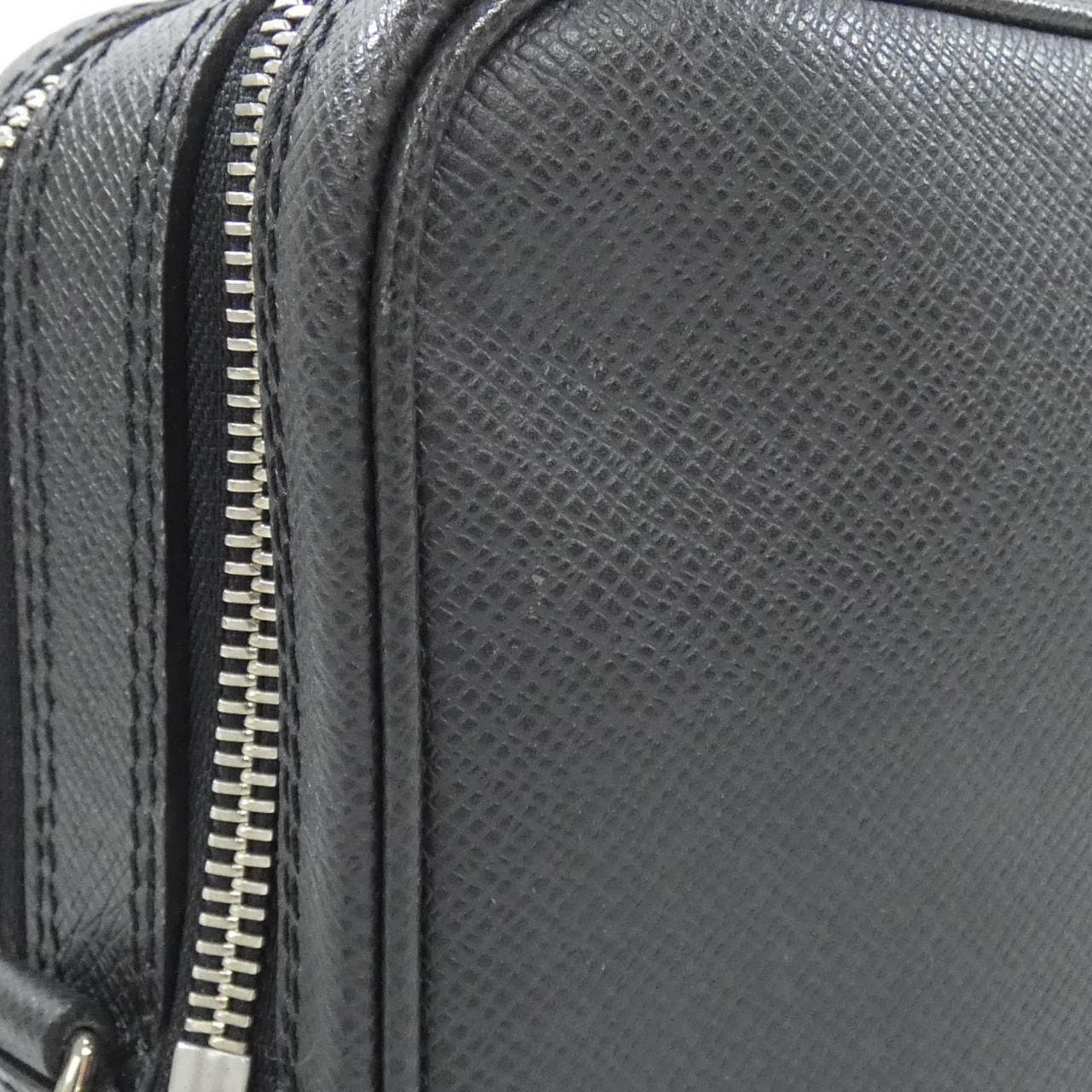 ルイヴィトン タイガ パヴェル M31142 セカンドバッグ