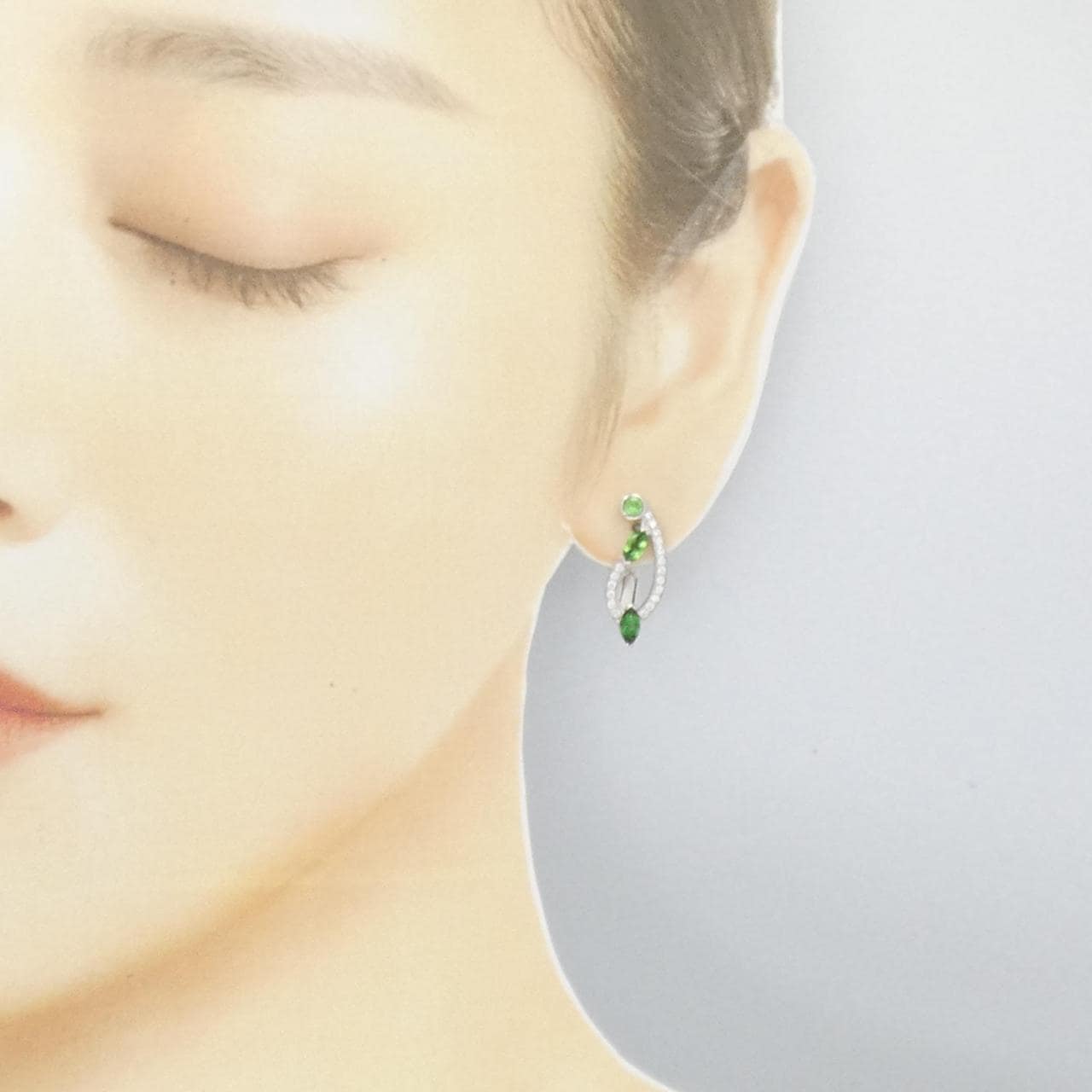 Juno Garnet Earrings