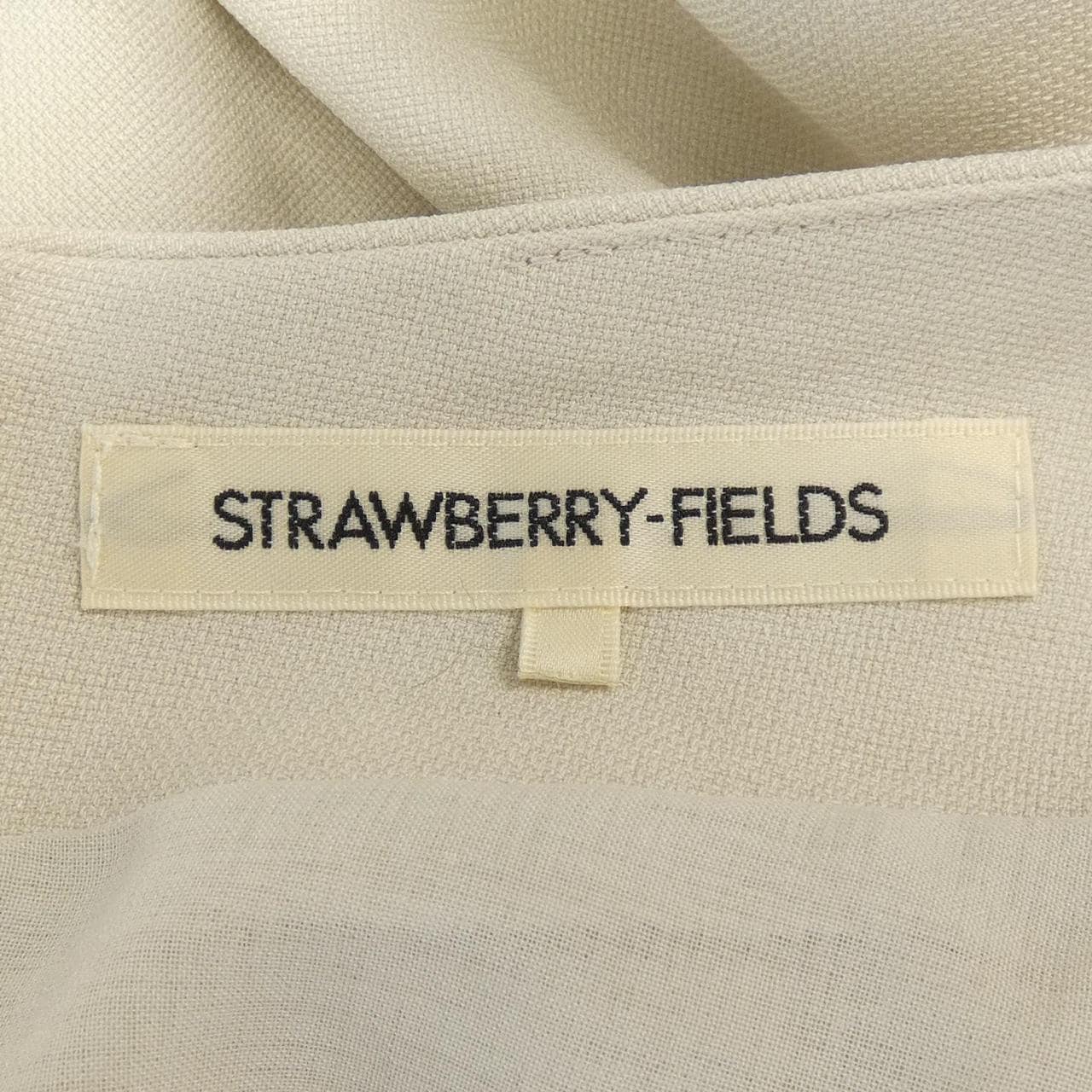 草莓填充材质STRAWBERRY FIELDS连衣裙