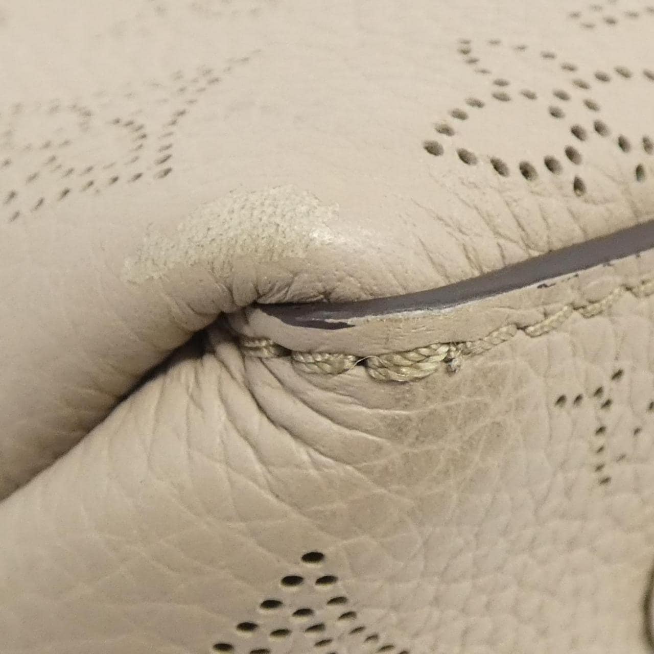 LOUIS VUITTON Mahina Bella Tote M59201 Bag