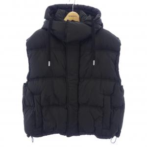 【クーポン対象商品】アミ AMI UJK702.PA0009 ダウンベスト