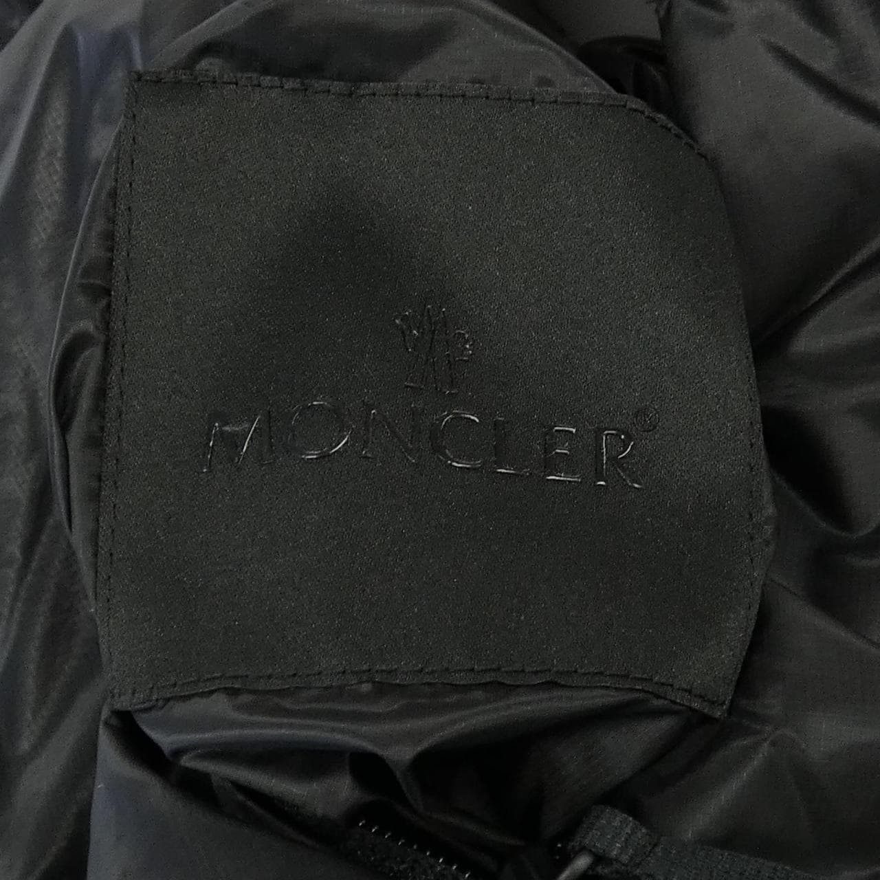 モンクレール MONCLER J20991A00134 ダウンジャケット