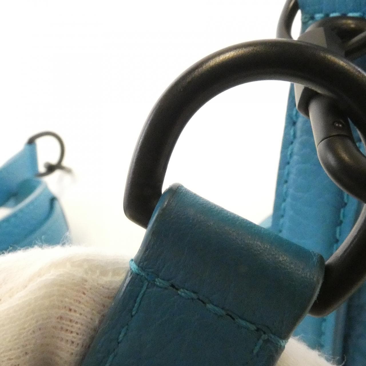 ルイヴィトン トリヨン モノグラム トリアングル メッセンジャー M55925 ショルダーバッグ