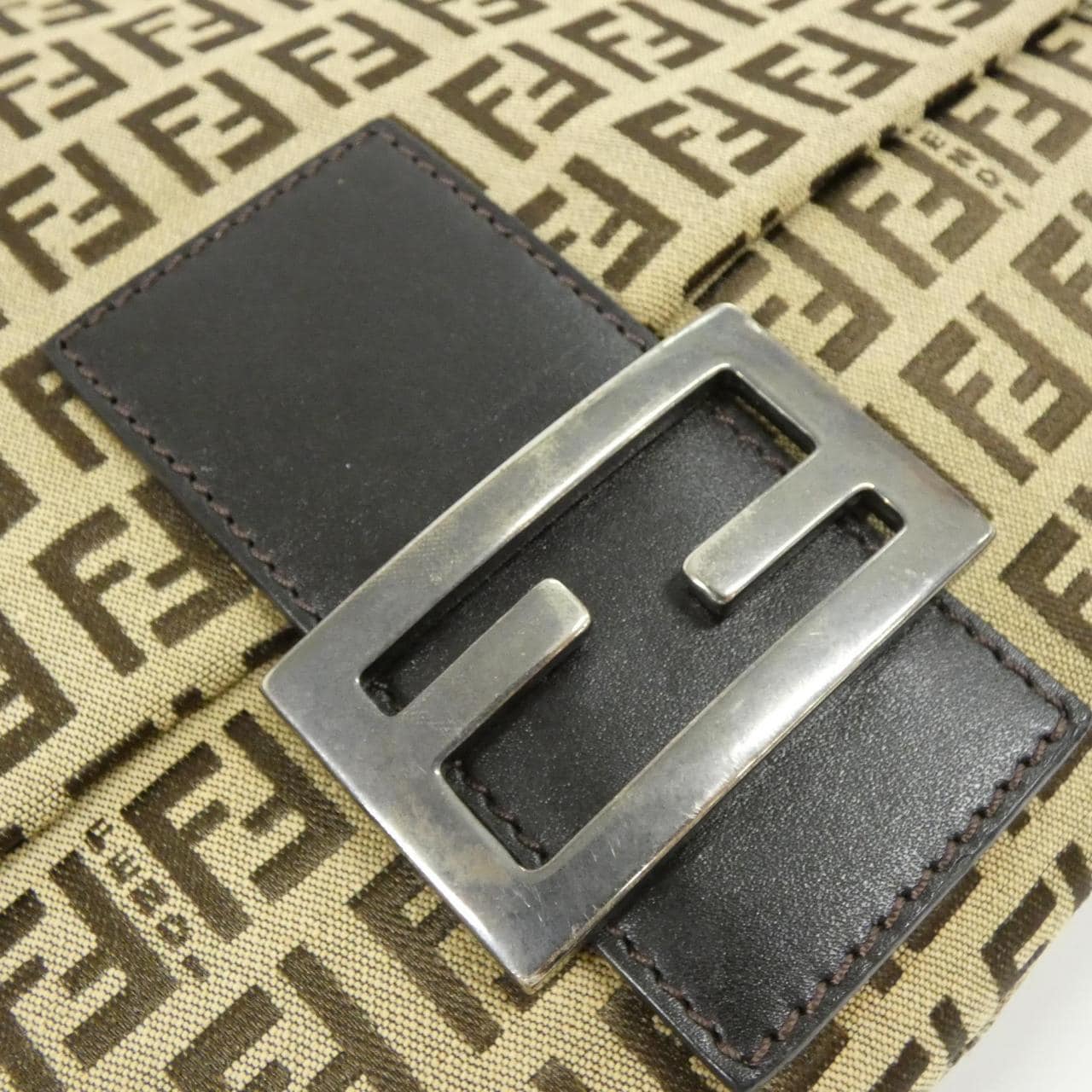 【ヴィンテージ】フェンディ マンマ バゲット 8BR001 NY1 ショルダーバッグ