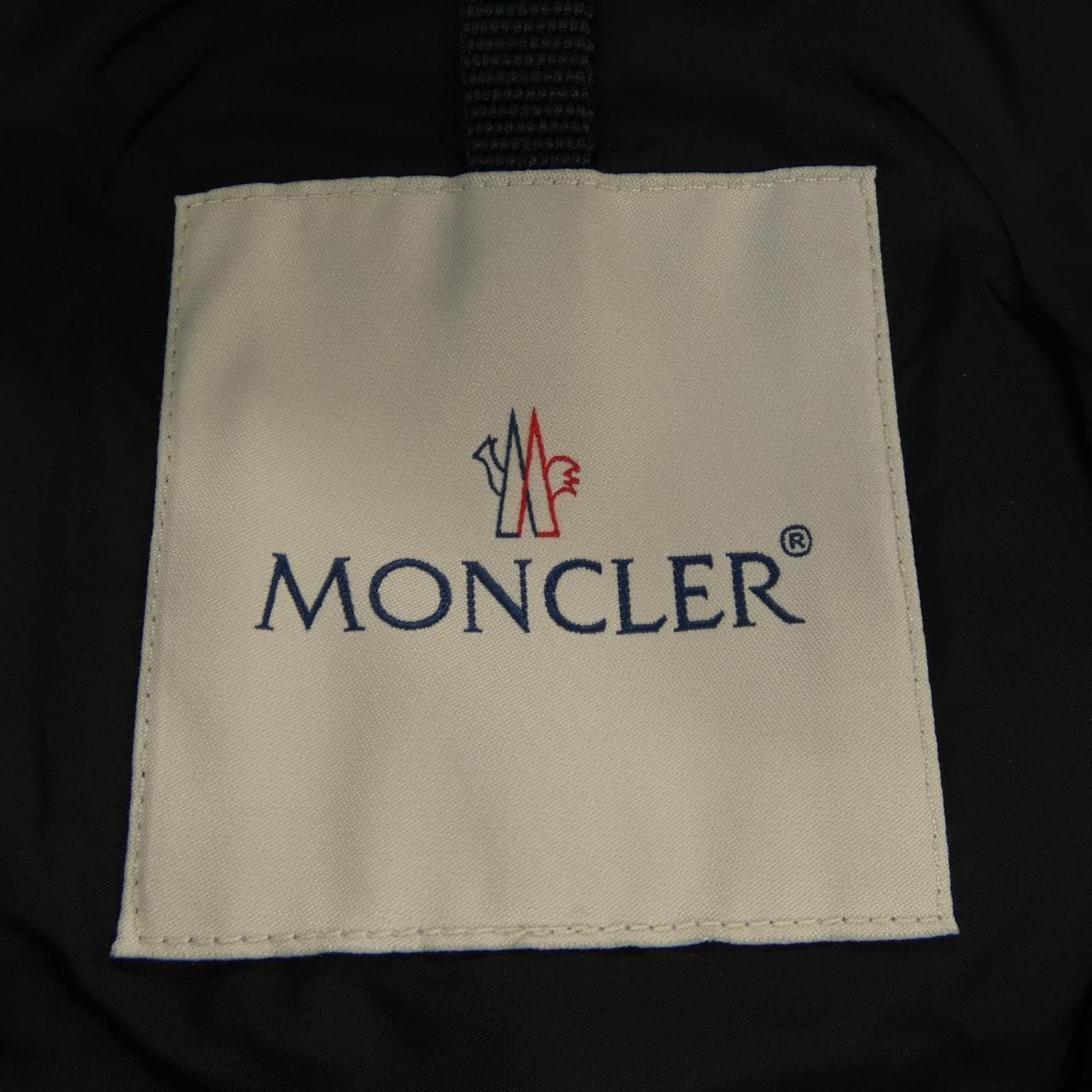 モンクレール MONCLER ダウンジャケット