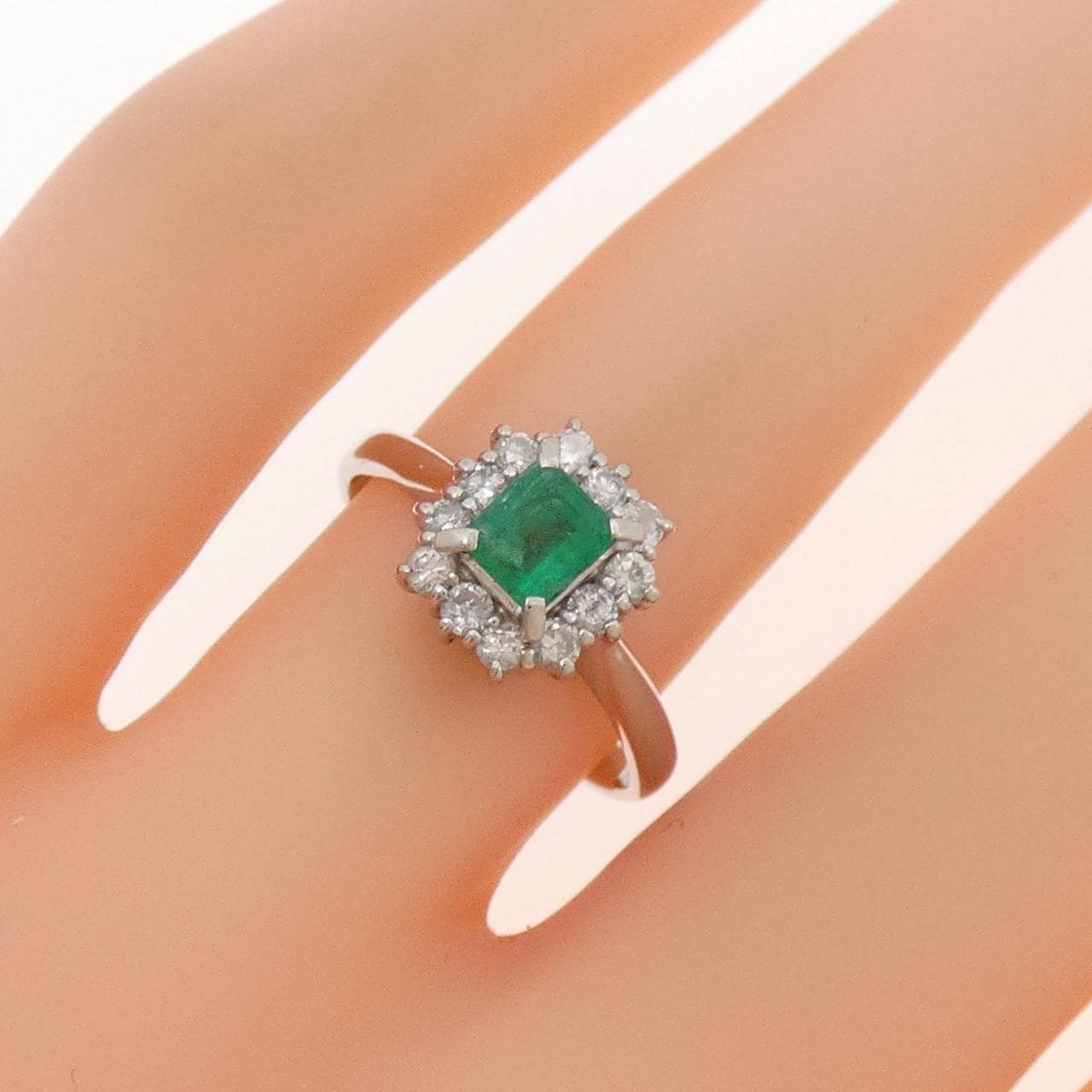PT900 エメラルド リング 0.32CT