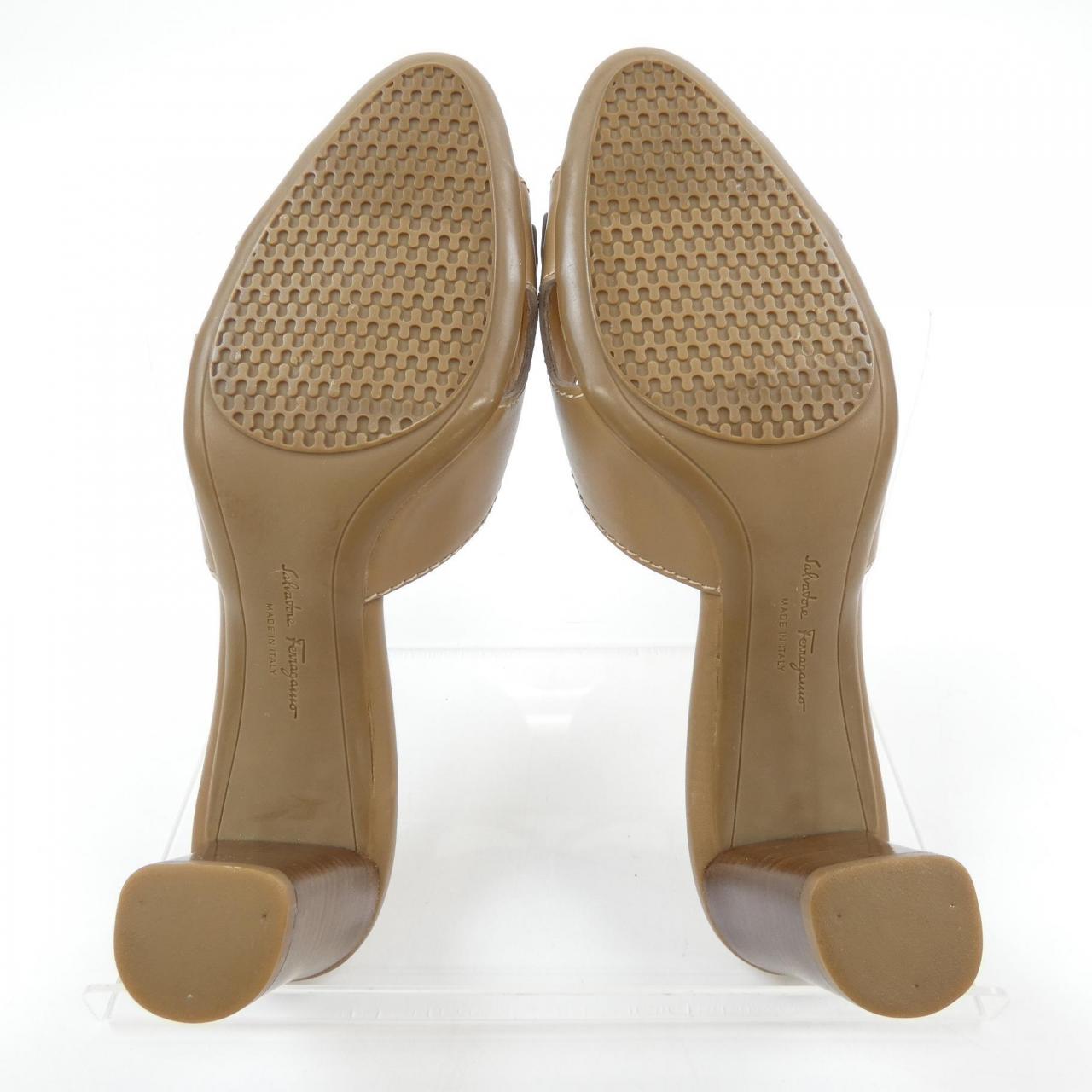 フェラガモ FERRAGAMO PG1965 サンダル