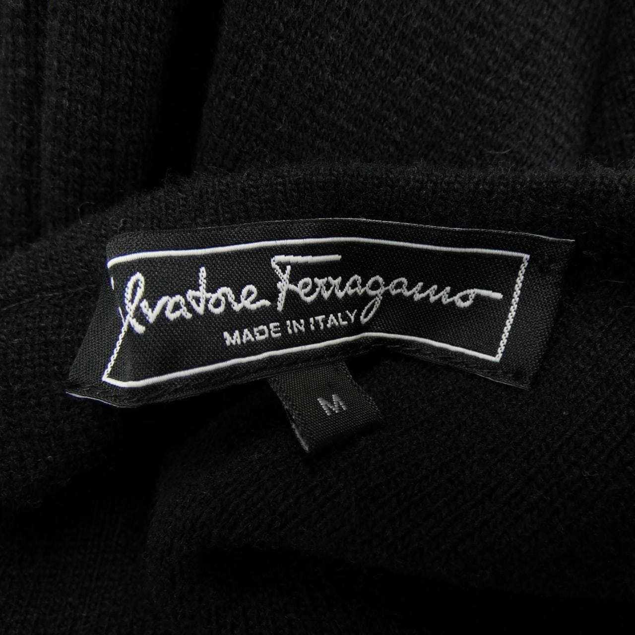 薩爾瓦托雷‧菲拉格慕SALVATORE FERRAGAMO薩爾瓦托雷‧菲拉格慕 (Salvatore Ferragamo) 一件