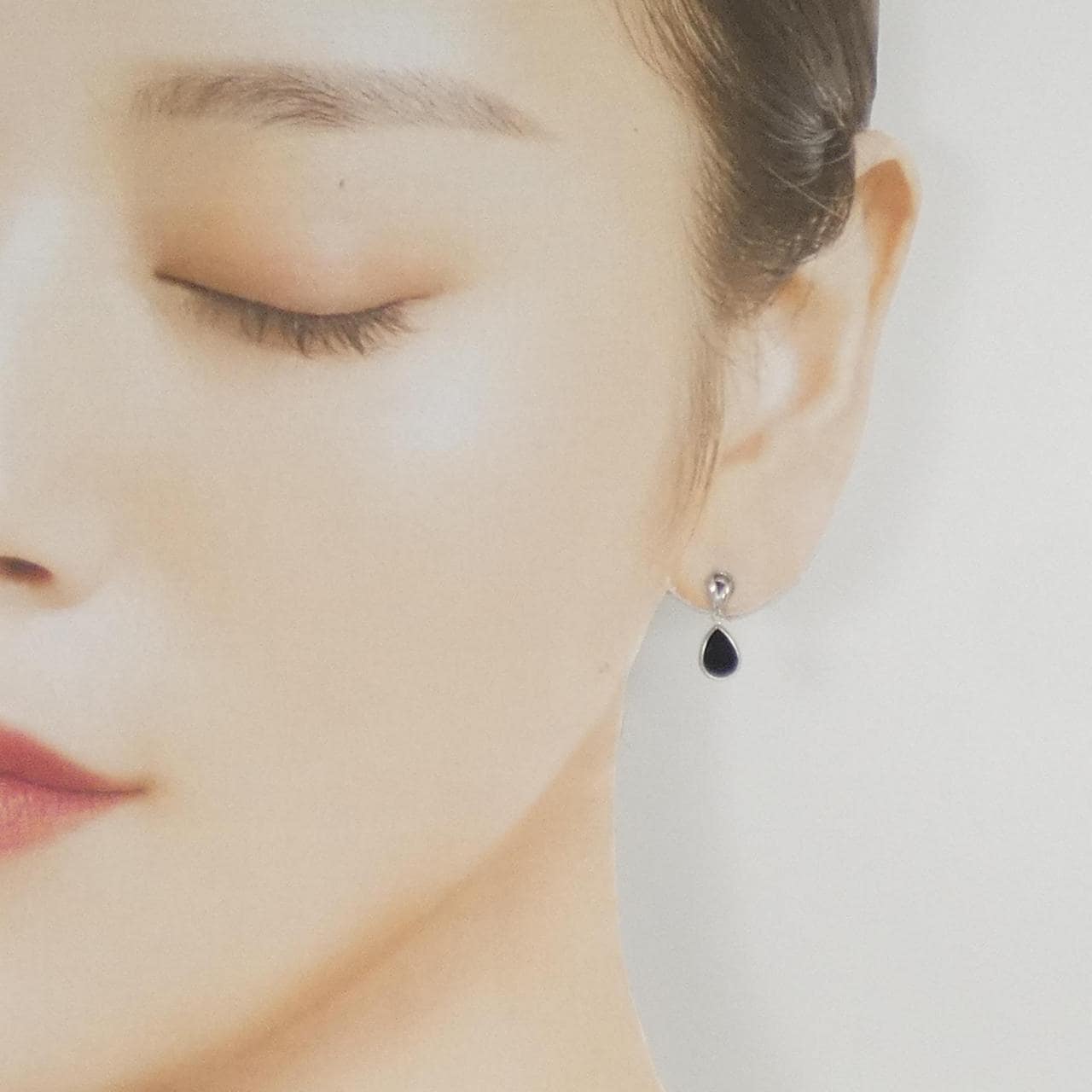 K14WG オニキス ピアス