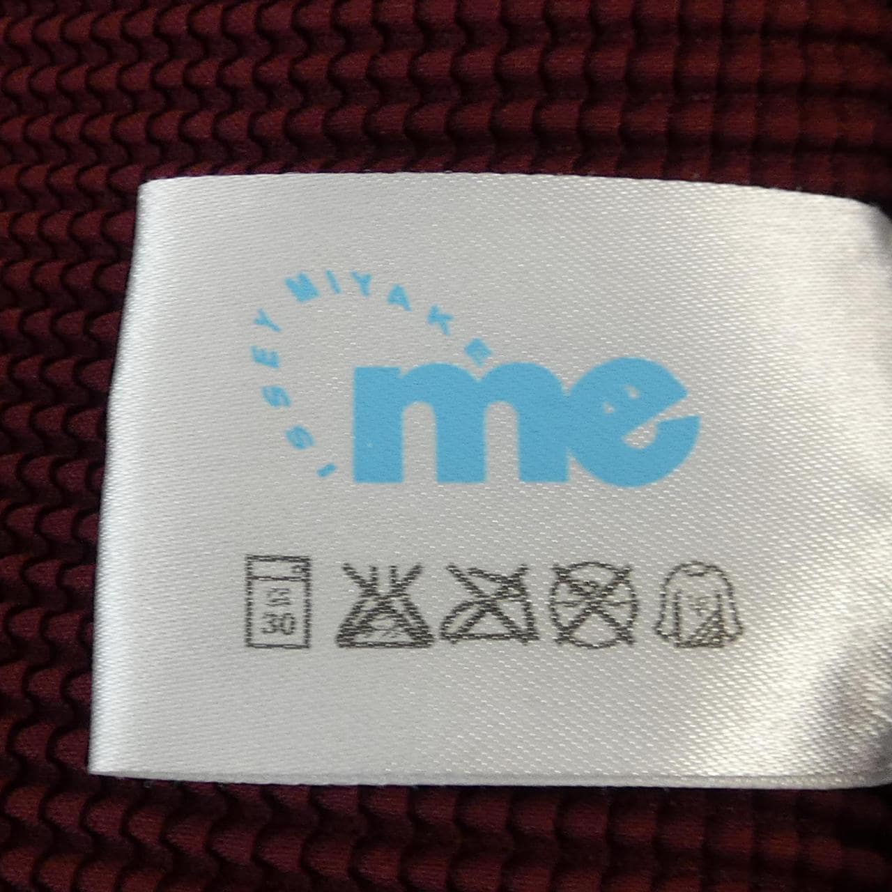 ミーイッセイミヤケ me ISSEY MIYAKE トップス