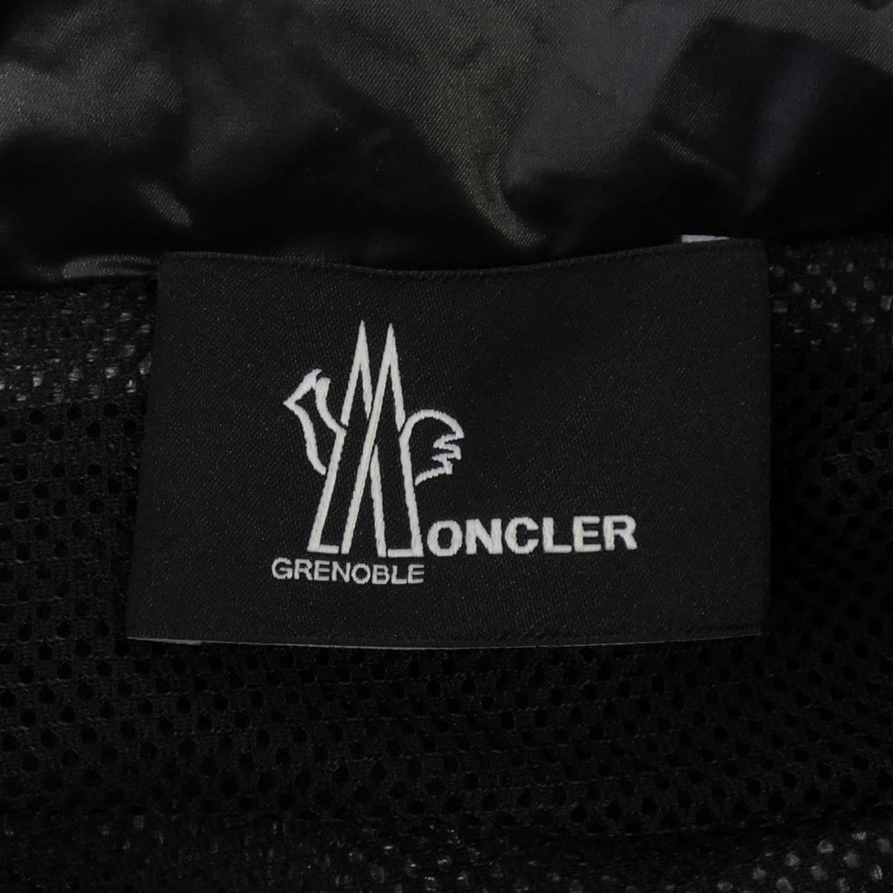 モンクレールグルノーブル MONCLER GRENOBLE J20978G00023 ダウンジャケット