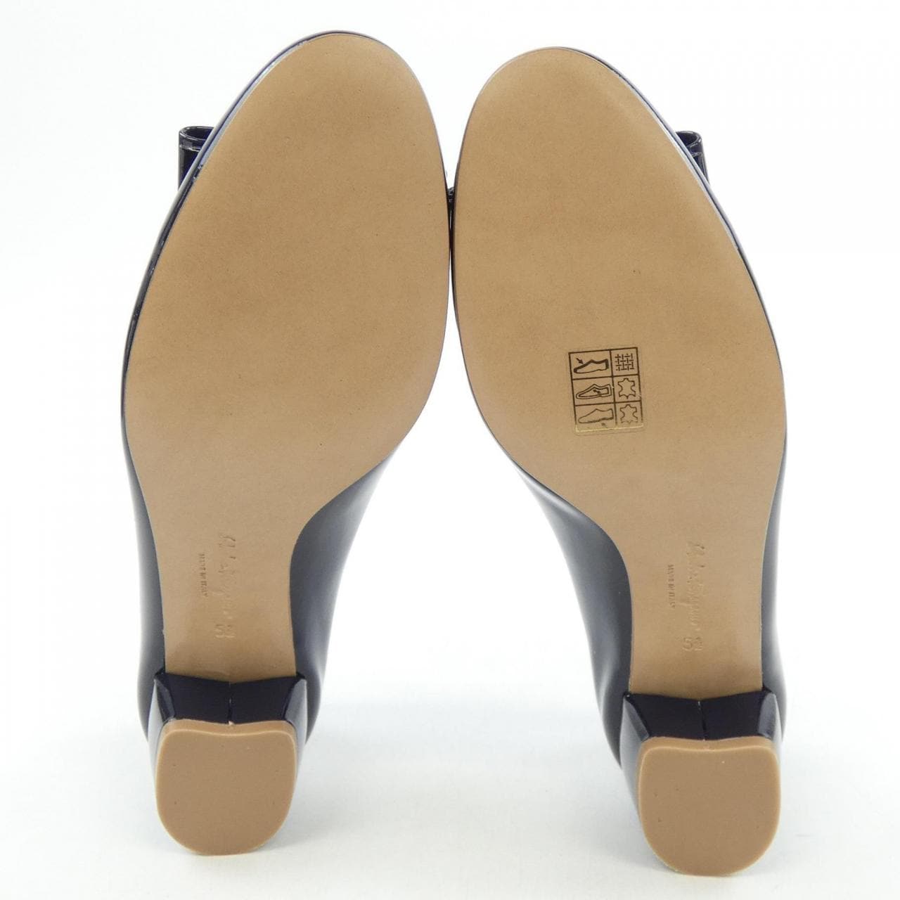 サルヴァトーレフェラガモ SALVATORE FERRAGAMO パンプス