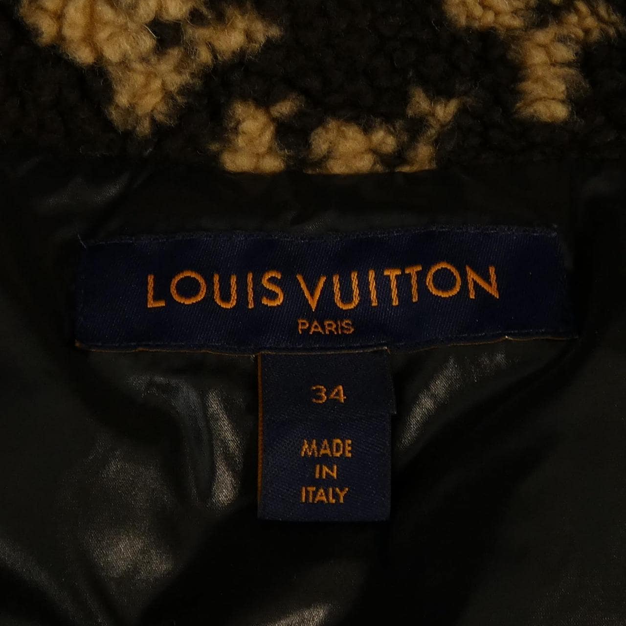 ルイヴィトン LOUIS VUITTON グロッシースリーブレス FMOW32H32 ダウンベスト