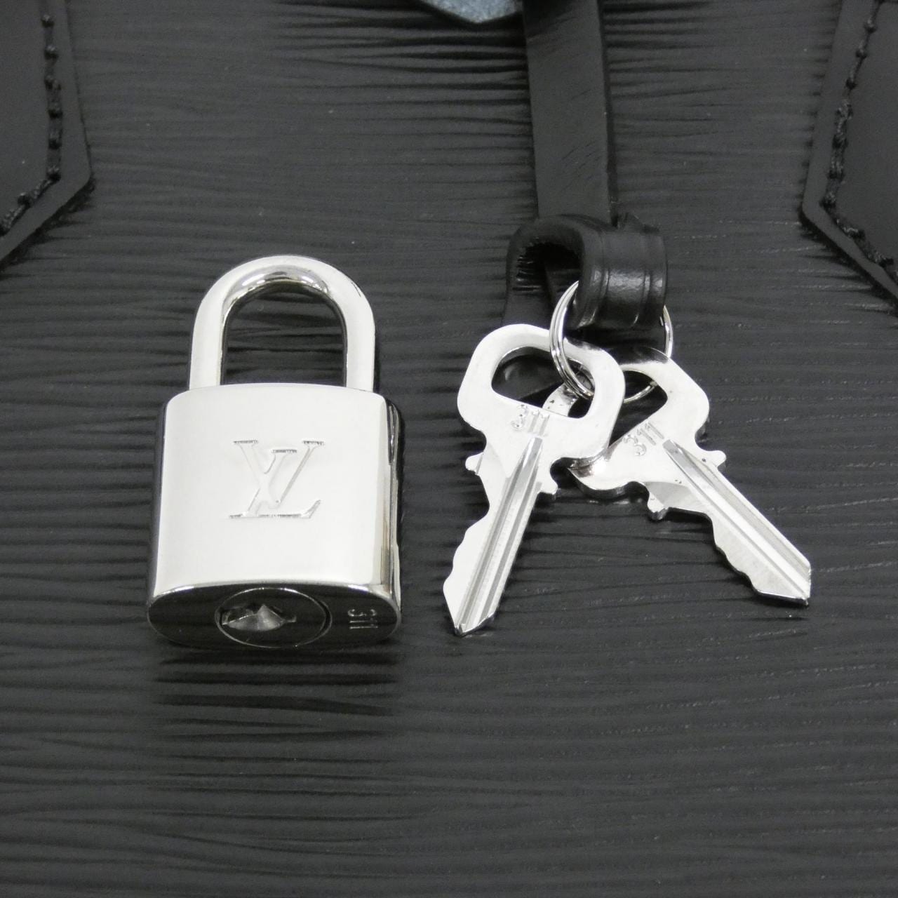 ルイヴィトン エピ アルマBB M40862 バッグ