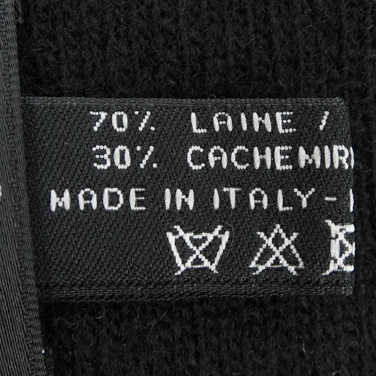 CHANEL MUFFLER