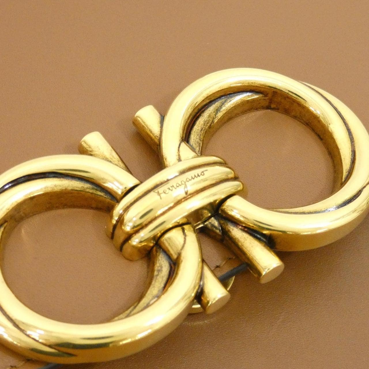 サルヴァトーレフェラガモ 21 2915 ショルダーバッグ