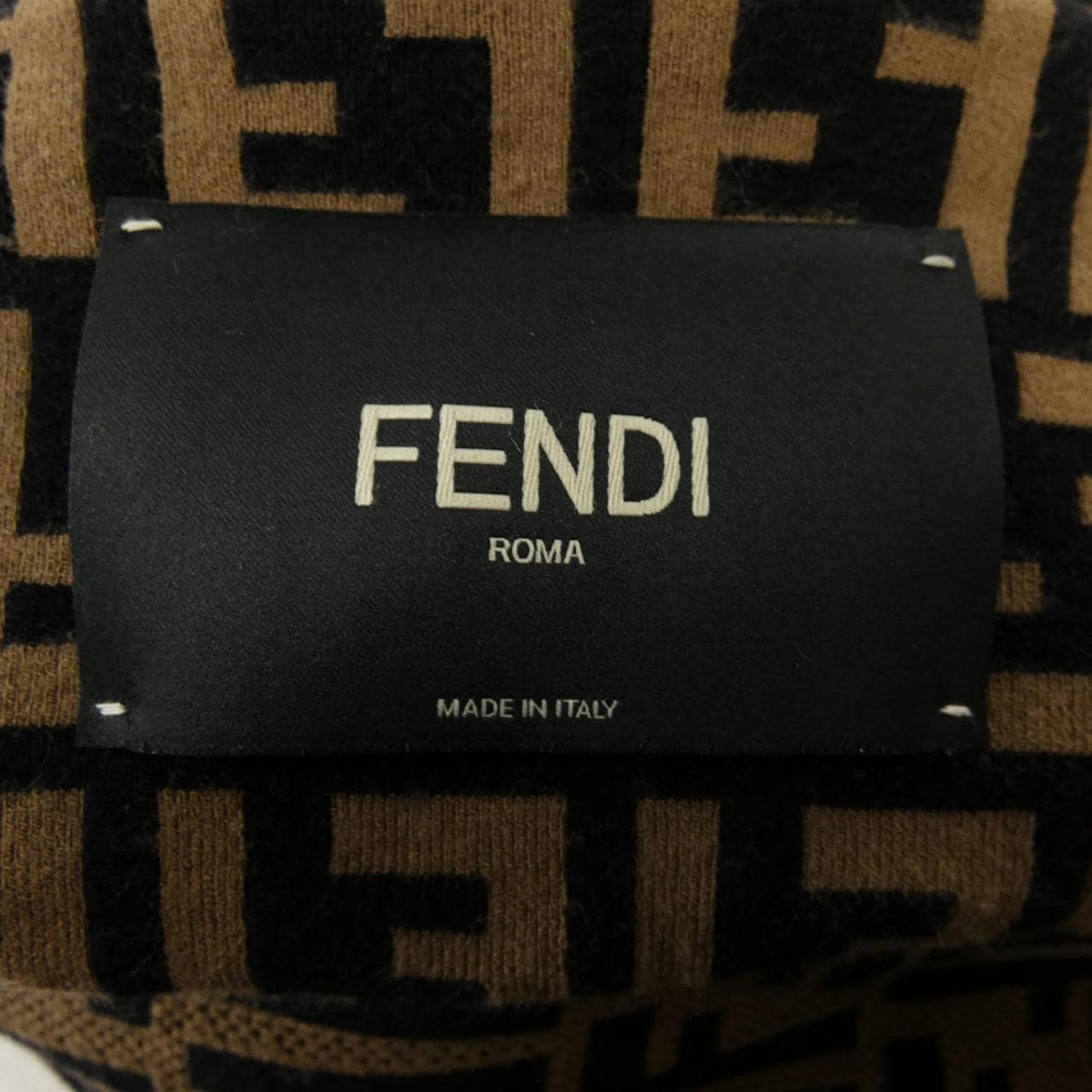 フェンディ FENDI FNE16F A1QI ブルゾン