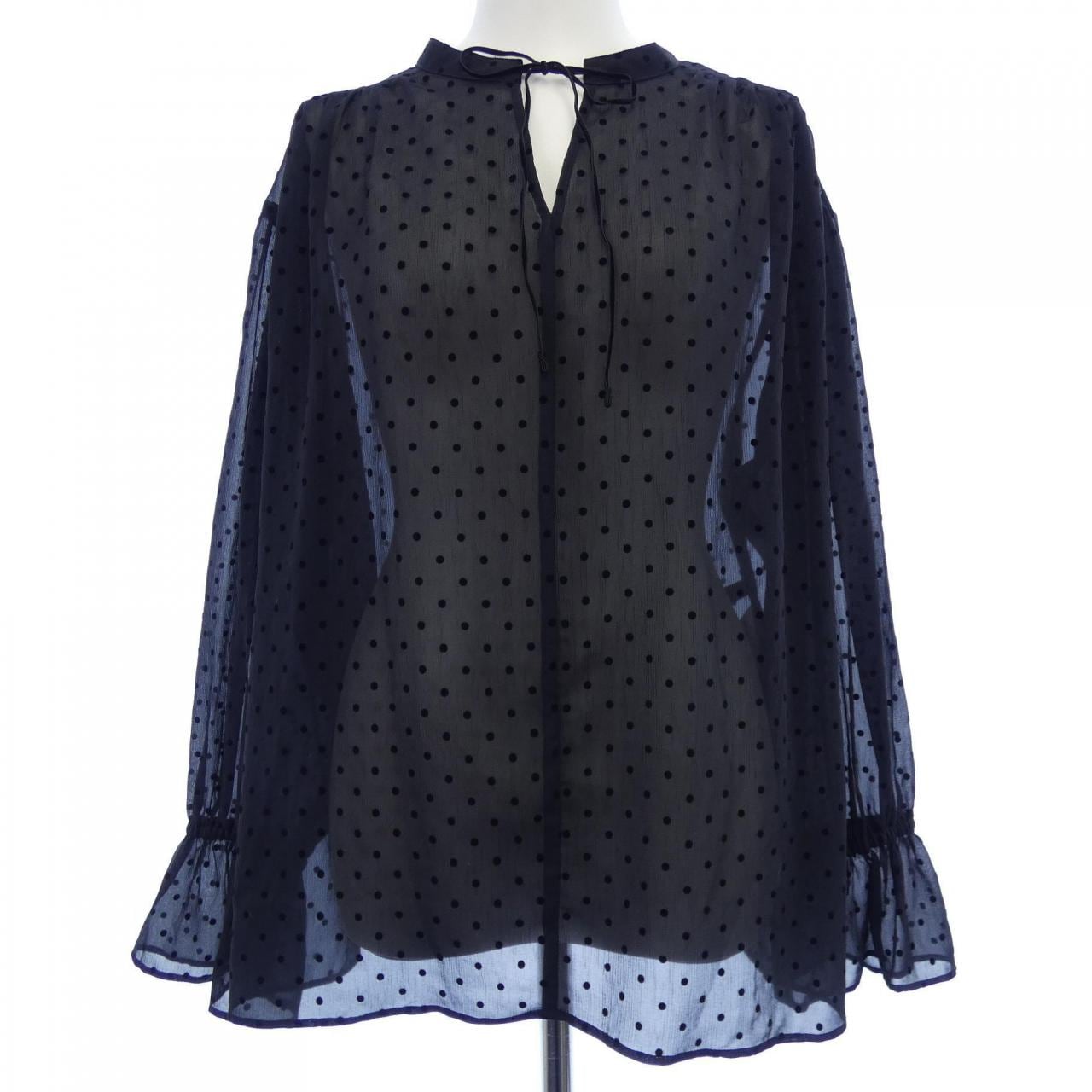 ニジュウサンク 23区 トップス