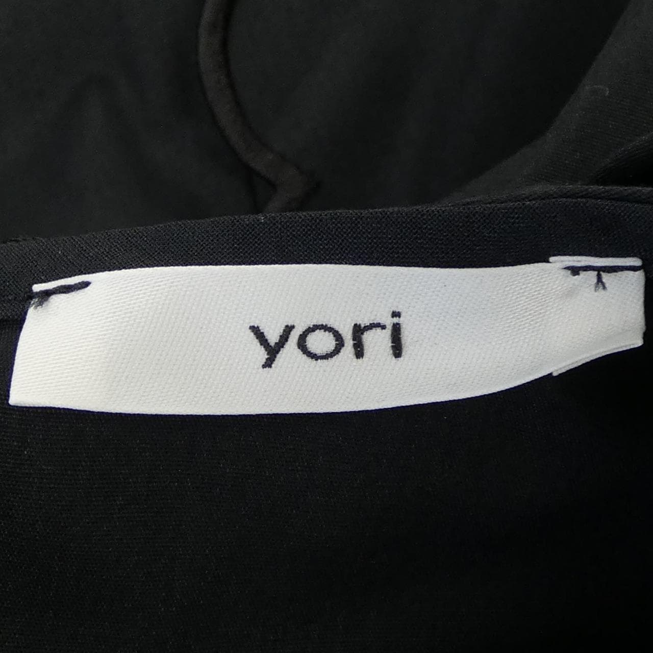 ヨリ yori トップス