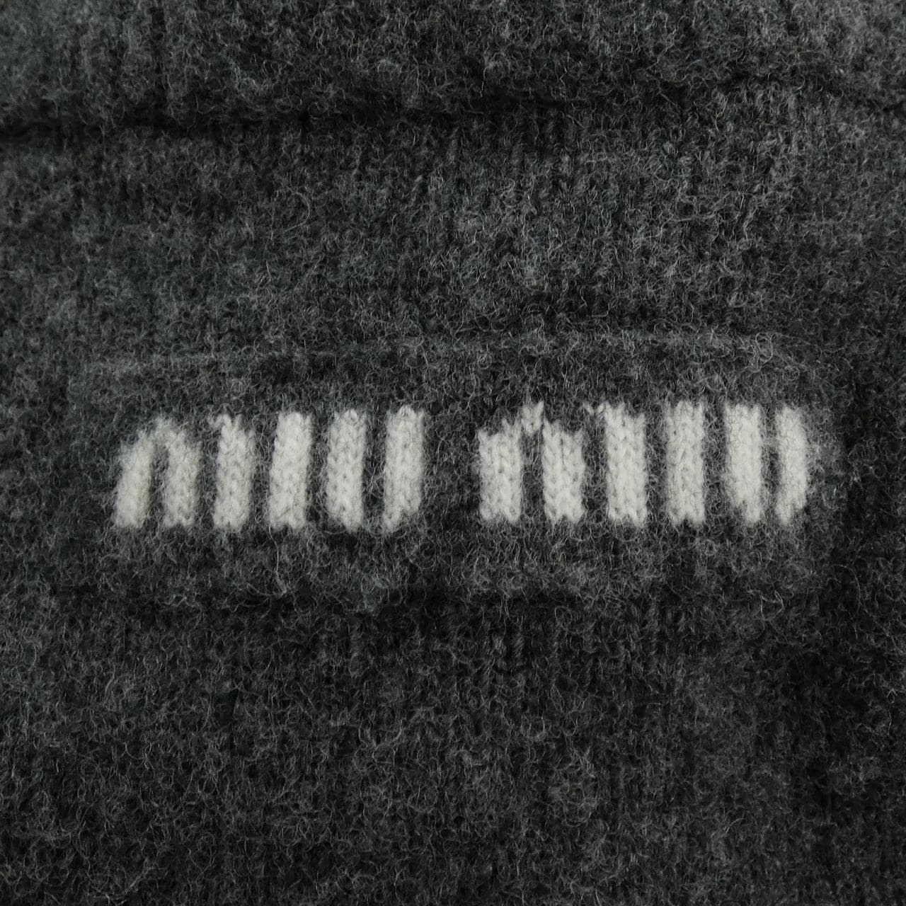 ミュウミュウ MIU MIU MIU MIU ロゴ DNA02T SOOO 13WS カーディガン