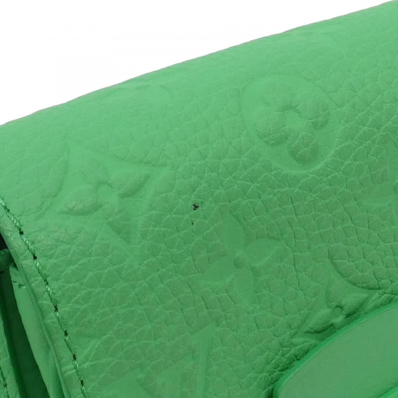 ルイヴィトン トリヨン モノグラム Sロック ヴェルティカル ウエアラブル ウォレット M81525 ショルダーバッグ