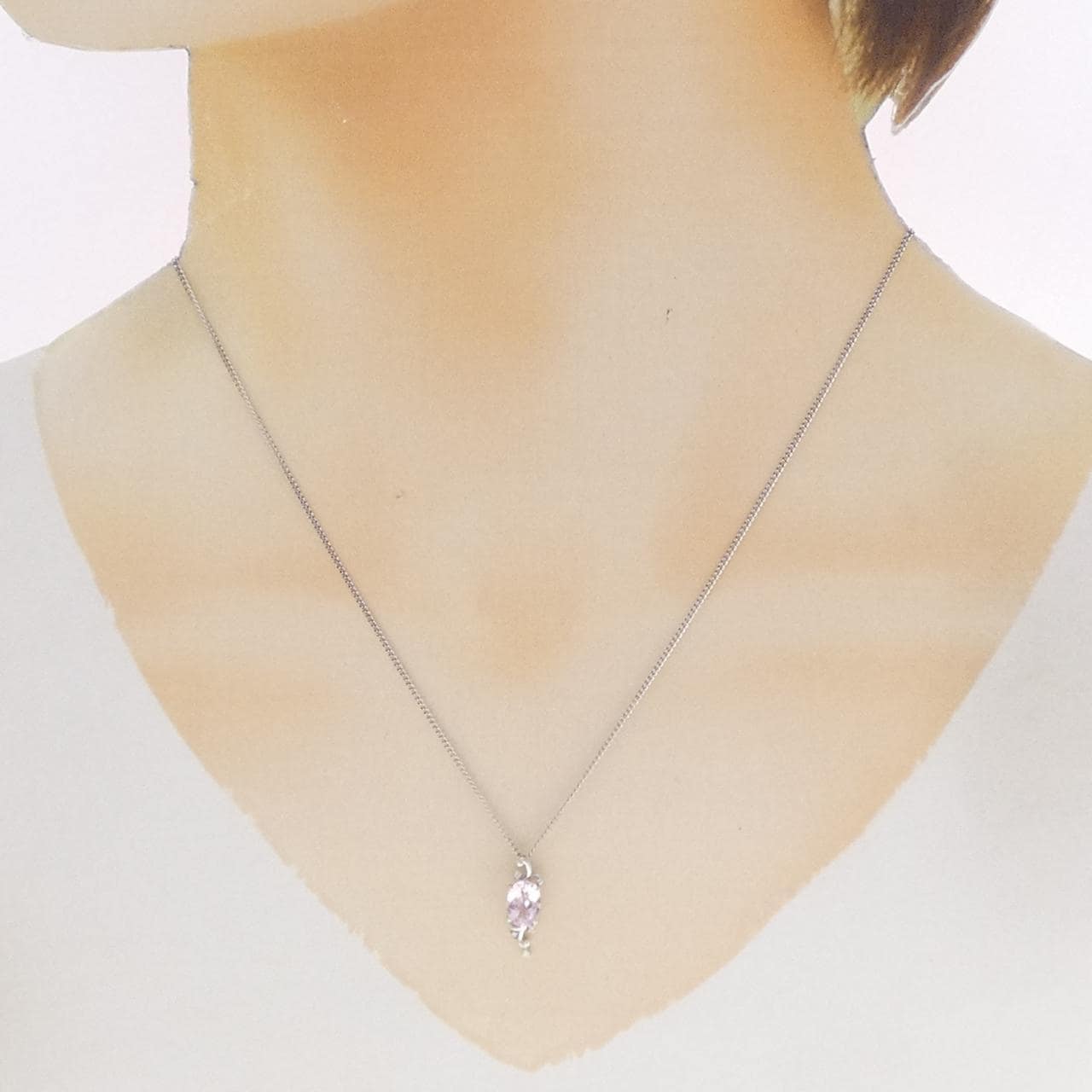 K18WG モルガナイト ネックレス 0.70CT