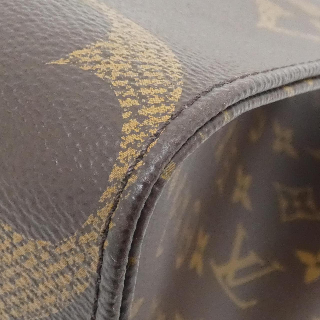 ルイヴィトン モノグラム ジャイアント オンザゴー MM M45321 バッグ