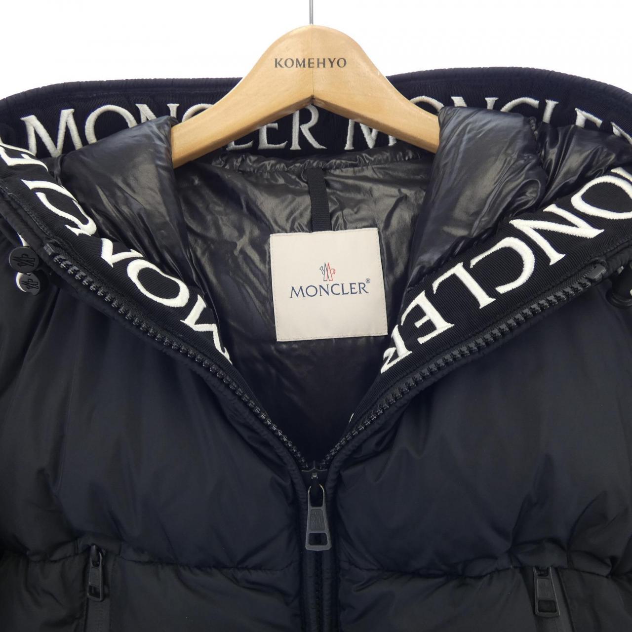 モンクレール MONCLER ダウンジャケット