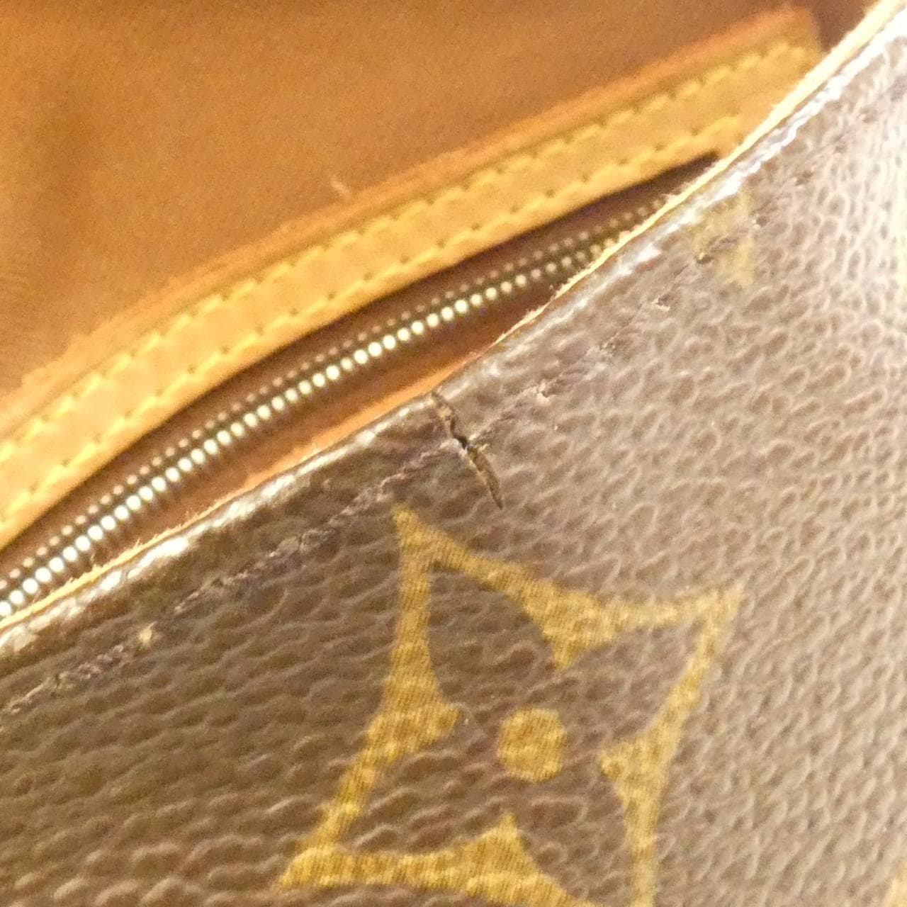 ルイヴィトン モノグラム ミニ ルーピング M51147 ショルダーバッグ