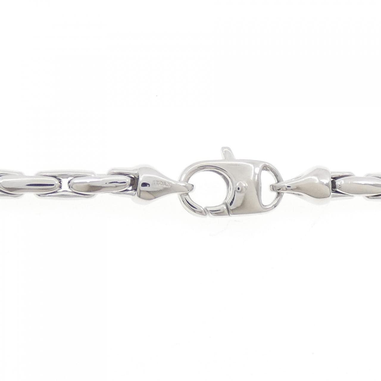 Genet Glass Necklace