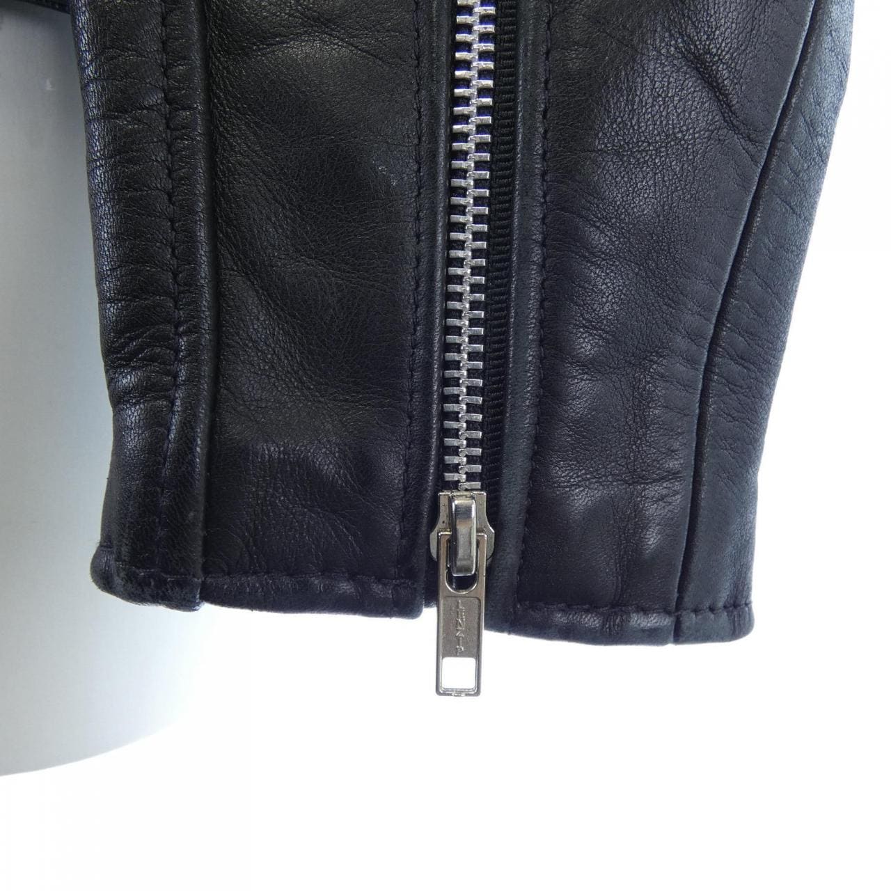 ショット SCHOTT レザーライダースジャケット